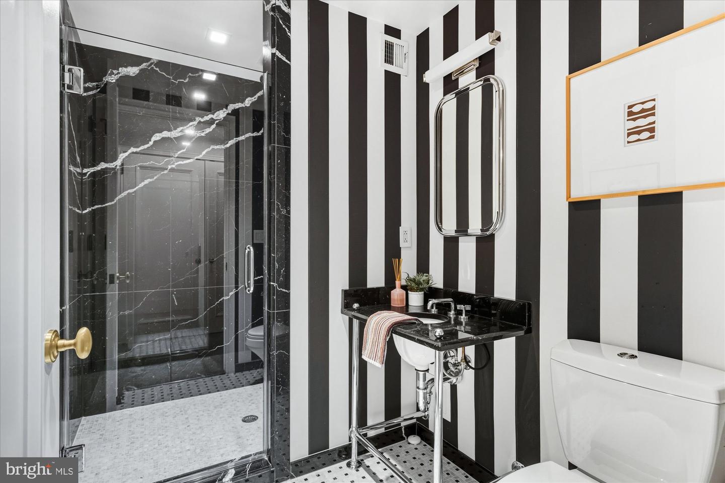 1155 23RD ST NW #8H, WASHINGTON, District Of Columbia 20037, 2 Bedrooms Bedrooms, ,2 BathroomsBathrooms,Residential,For sale,1155 23RD ST NW #8H,DCDC2244060 MLS # DCDC2244060