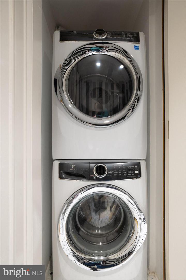 1155 23RD ST NW #8H, WASHINGTON, District Of Columbia 20037, 2 Bedrooms Bedrooms, ,2 BathroomsBathrooms,Residential,For sale,1155 23RD ST NW #8H,DCDC2244060 MLS # DCDC2244060