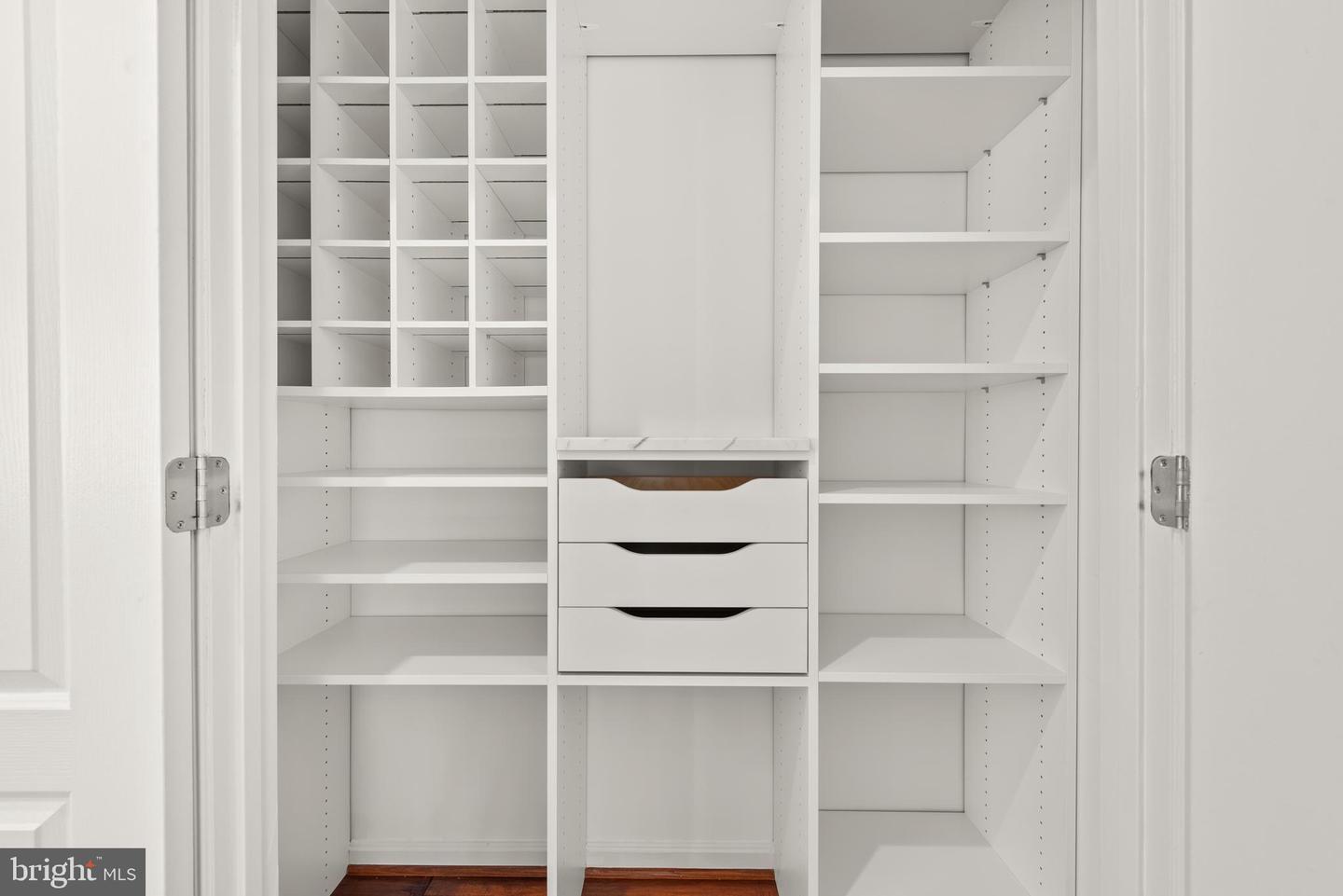 42961 THORNBLADE CIR, BROADLANDS, Virginia 20148, 4 Bedrooms Bedrooms, 15 Rooms Rooms,4 BathroomsBathrooms,Residential,For sale,42961 THORNBLADE CIR,VALO2115046 MLS # VALO2115046