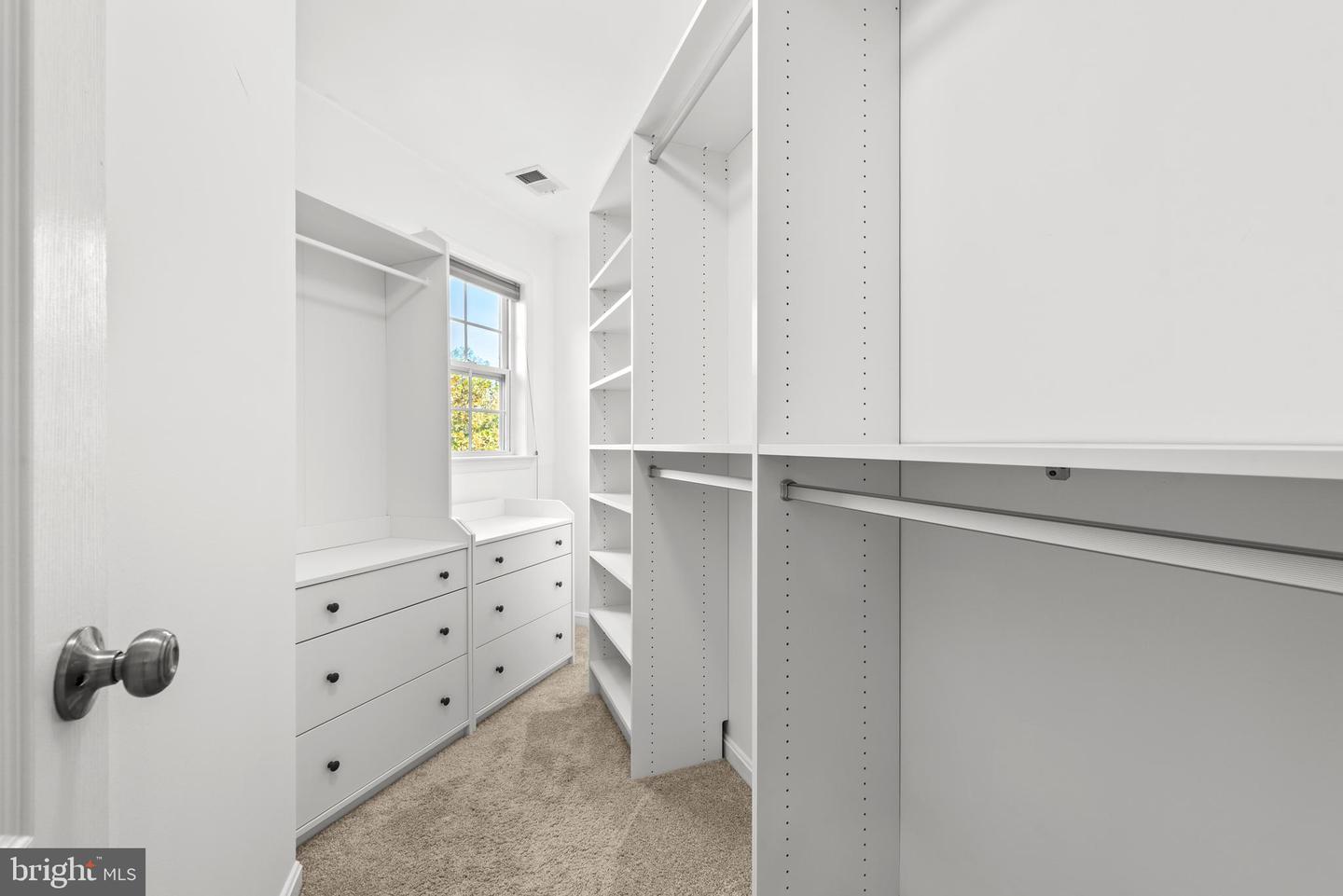 42961 THORNBLADE CIR, BROADLANDS, Virginia 20148, 4 Bedrooms Bedrooms, 15 Rooms Rooms,4 BathroomsBathrooms,Residential,For sale,42961 THORNBLADE CIR,VALO2115046 MLS # VALO2115046