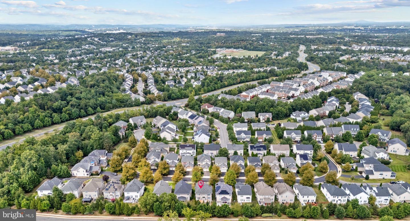 42961 THORNBLADE CIR, BROADLANDS, Virginia 20148, 4 Bedrooms Bedrooms, 15 Rooms Rooms,4 BathroomsBathrooms,Residential,For sale,42961 THORNBLADE CIR,VALO2115046 MLS # VALO2115046