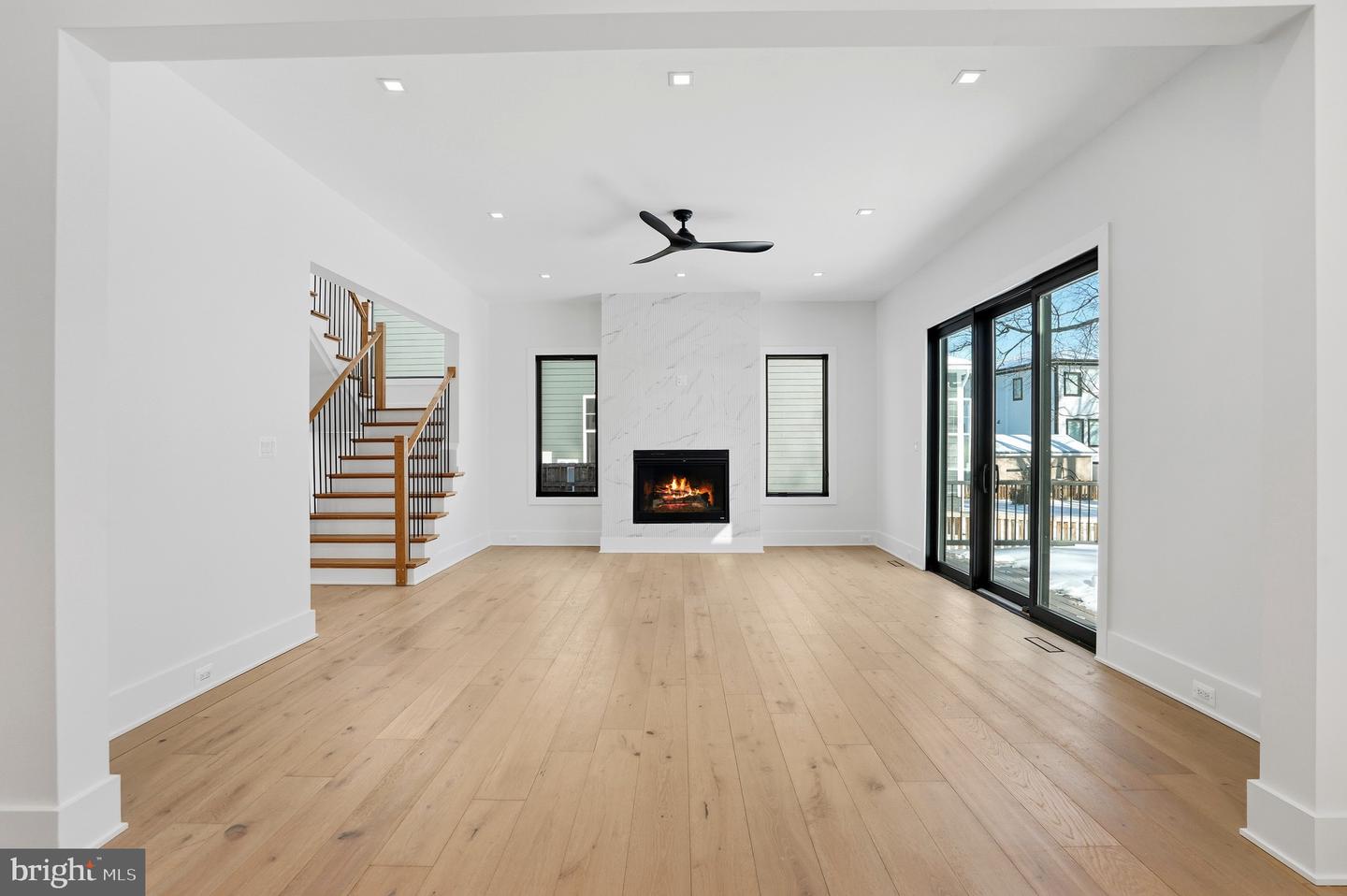 604 TAPAWINGO RD SW, VIENNA, Virginia 22180, 5 Bedrooms Bedrooms, ,6 BathroomsBathrooms,Residential,For sale,604 TAPAWINGO RD SW,VAFX2288228 MLS # VAFX2288228