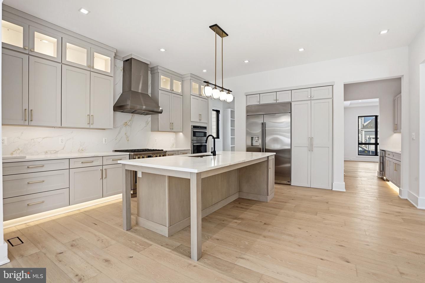 604 TAPAWINGO RD SW, VIENNA, Virginia 22180, 5 Bedrooms Bedrooms, ,6 BathroomsBathrooms,Residential,For sale,604 TAPAWINGO RD SW,VAFX2288228 MLS # VAFX2288228