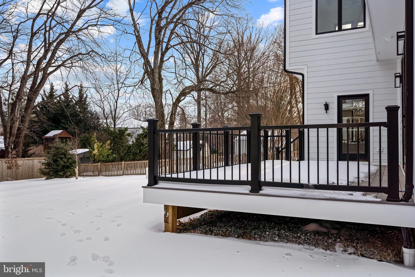 604 TAPAWINGO RD SW, VIENNA, Virginia 22180, 5 Bedrooms Bedrooms, ,6 BathroomsBathrooms,Residential,For sale,604 TAPAWINGO RD SW,VAFX2288228 MLS # VAFX2288228