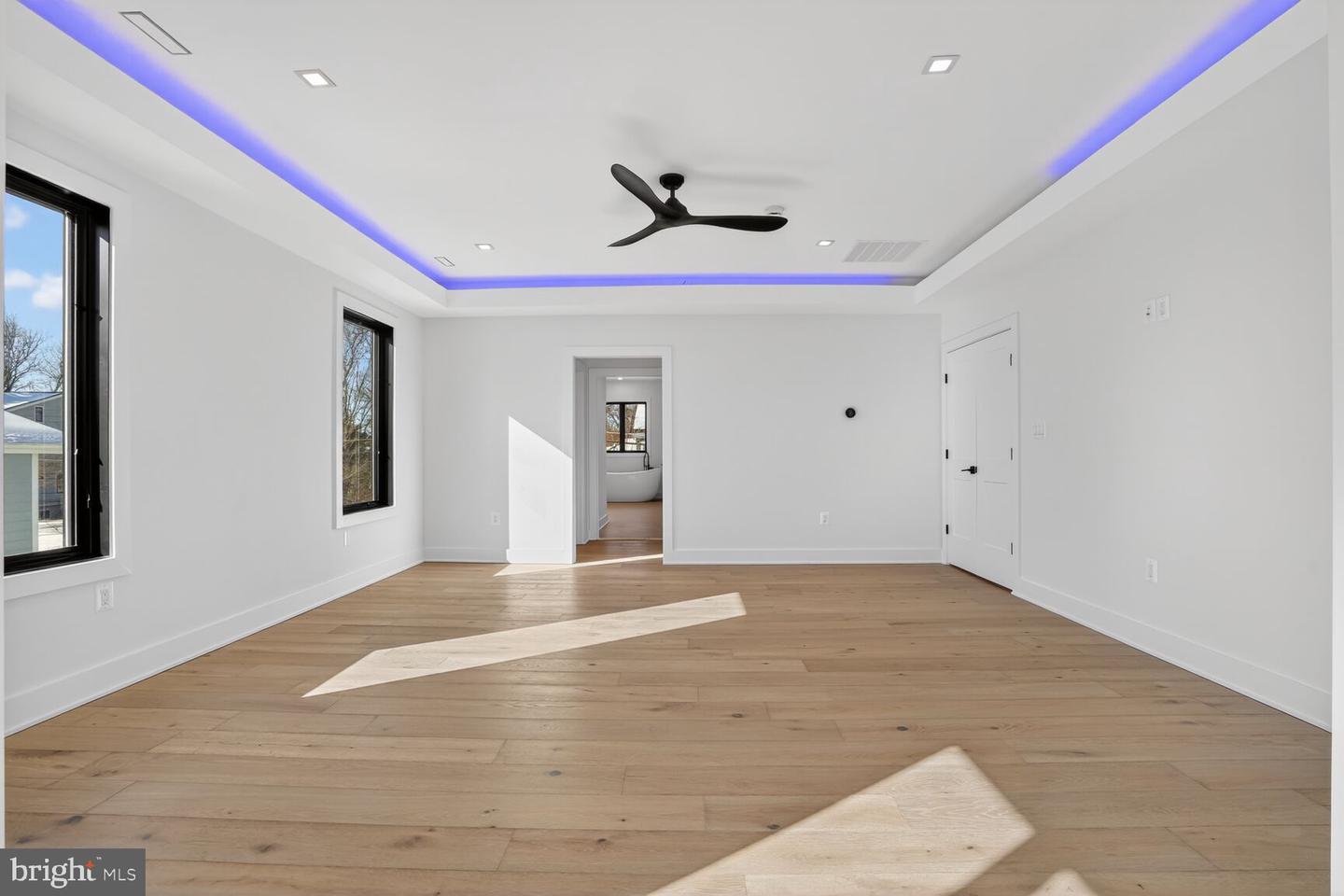 604 TAPAWINGO RD SW, VIENNA, Virginia 22180, 5 Bedrooms Bedrooms, ,6 BathroomsBathrooms,Residential,For sale,604 TAPAWINGO RD SW,VAFX2288228 MLS # VAFX2288228