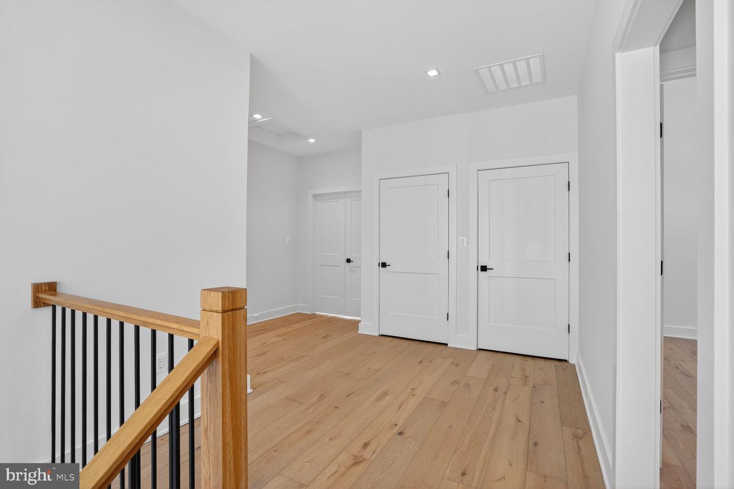 604 TAPAWINGO RD SW, VIENNA, Virginia 22180, 5 Bedrooms Bedrooms, ,6 BathroomsBathrooms,Residential,For sale,604 TAPAWINGO RD SW,VAFX2288228 MLS # VAFX2288228