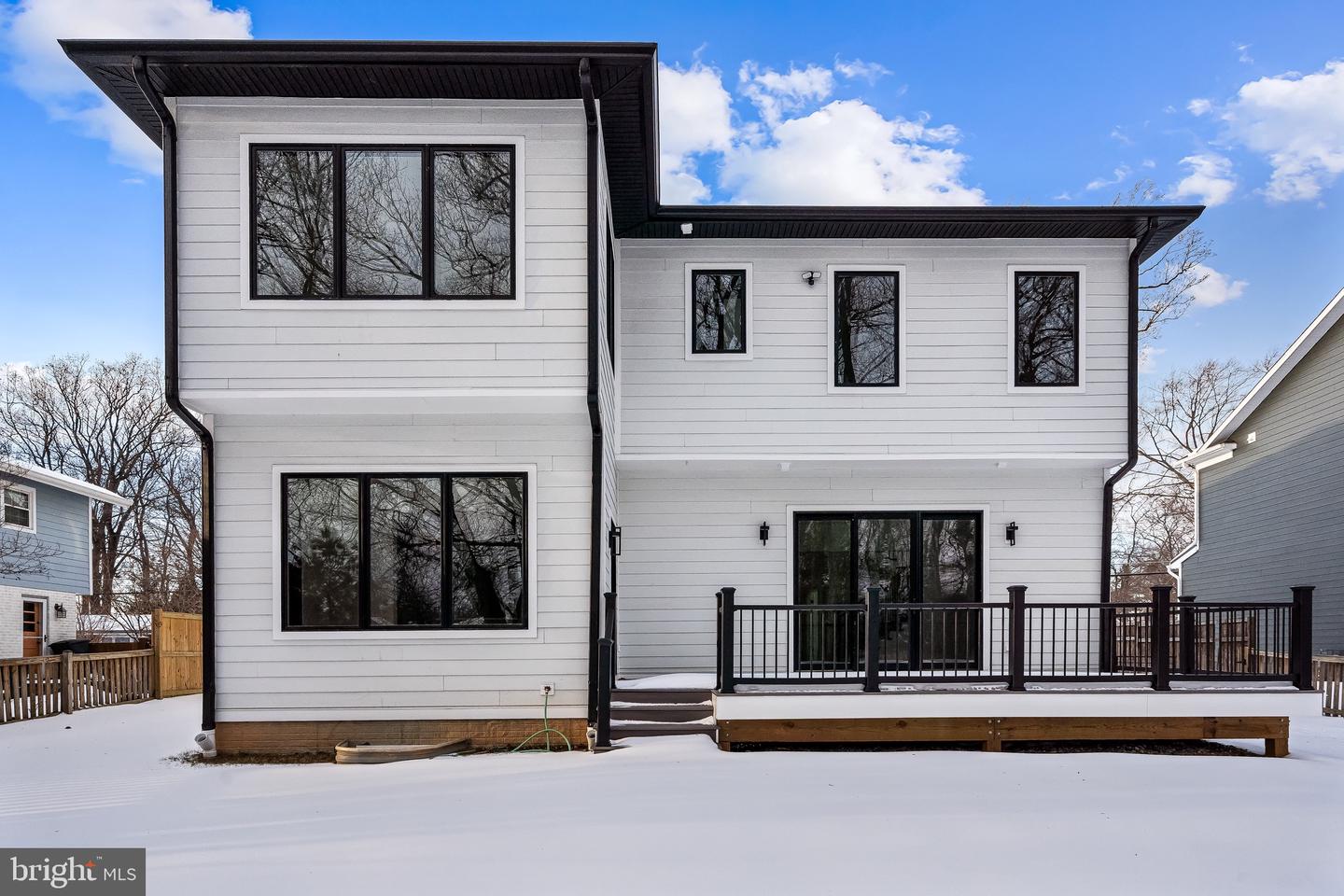 604 TAPAWINGO RD SW, VIENNA, Virginia 22180, 5 Bedrooms Bedrooms, ,6 BathroomsBathrooms,Residential,For sale,604 TAPAWINGO RD SW,VAFX2288228 MLS # VAFX2288228