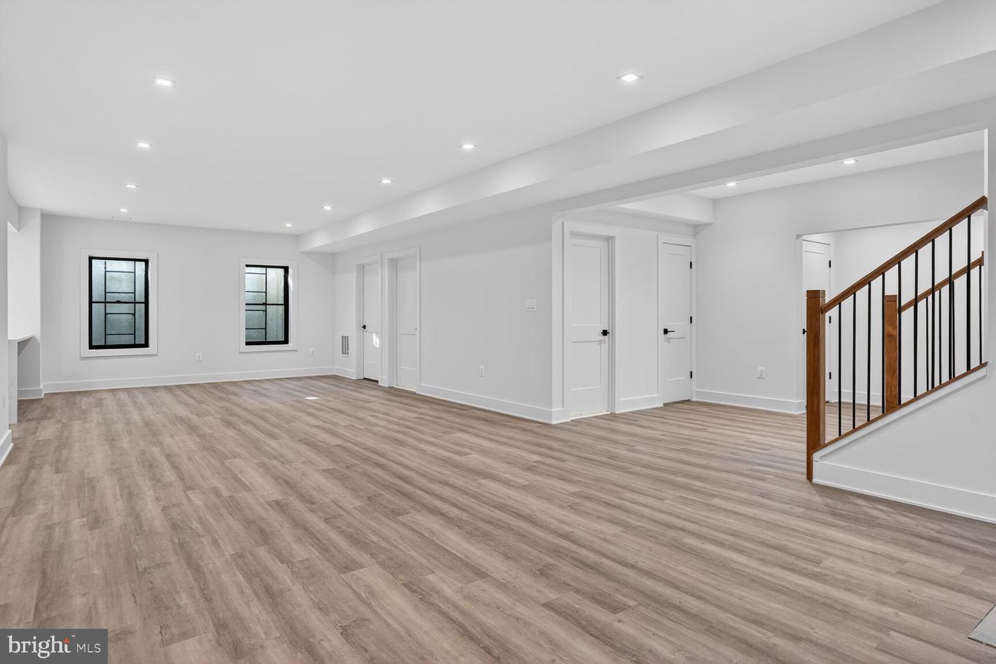 604 TAPAWINGO RD SW, VIENNA, Virginia 22180, 5 Bedrooms Bedrooms, ,6 BathroomsBathrooms,Residential,For sale,604 TAPAWINGO RD SW,VAFX2288228 MLS # VAFX2288228