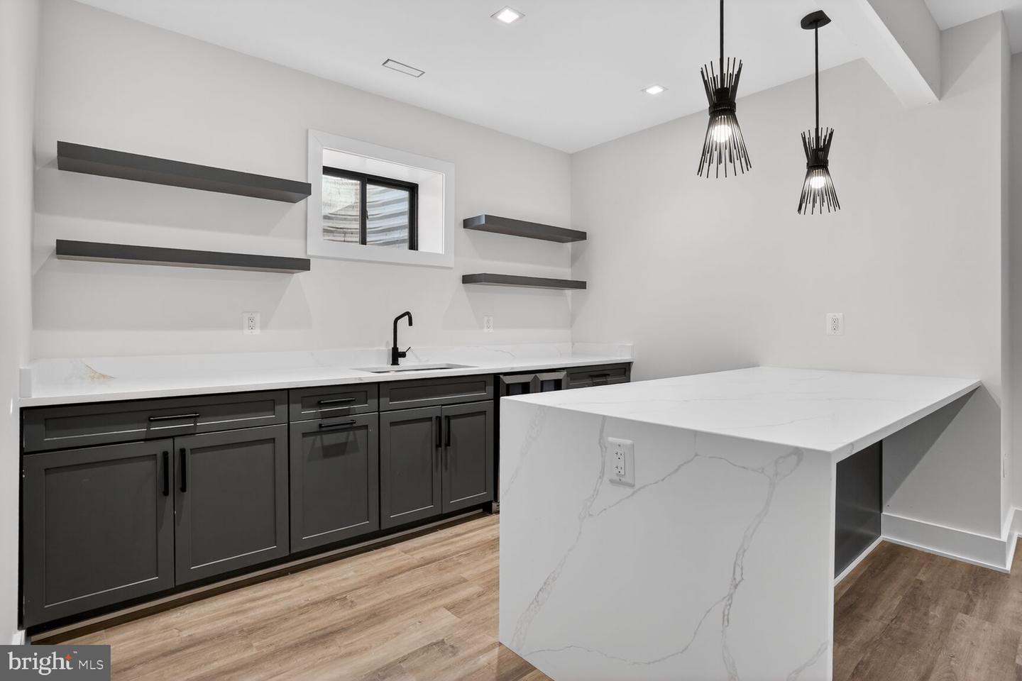 604 TAPAWINGO RD SW, VIENNA, Virginia 22180, 5 Bedrooms Bedrooms, ,6 BathroomsBathrooms,Residential,For sale,604 TAPAWINGO RD SW,VAFX2288228 MLS # VAFX2288228