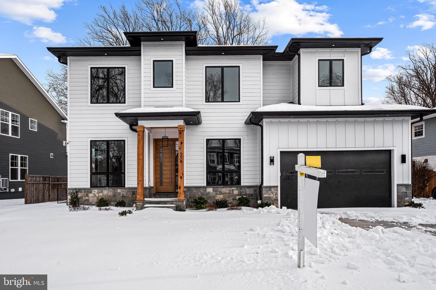 604 TAPAWINGO RD SW, VIENNA, Virginia 22180, 5 Bedrooms Bedrooms, ,6 BathroomsBathrooms,Residential,For sale,604 TAPAWINGO RD SW,VAFX2288228 MLS # VAFX2288228