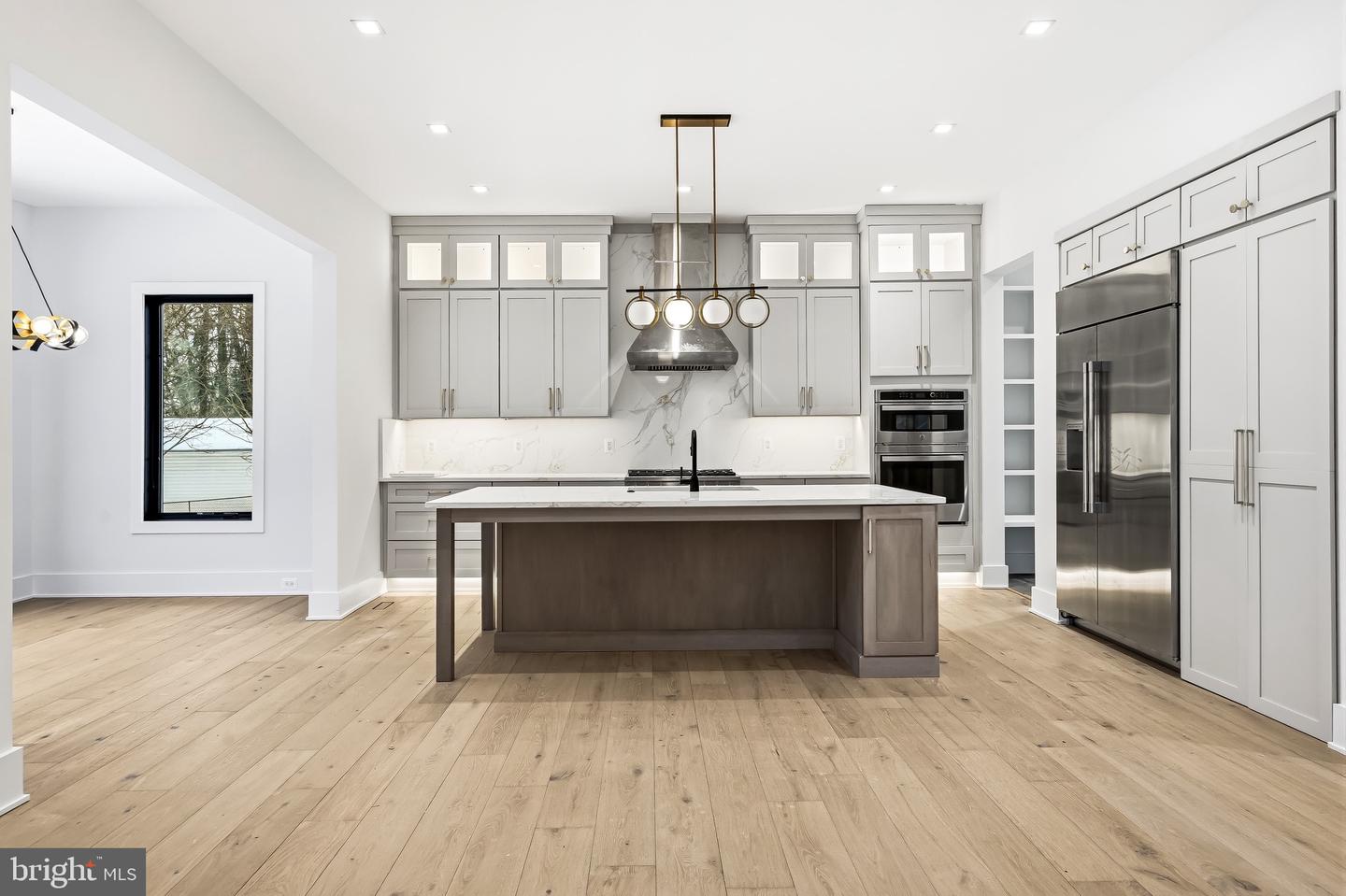 604 TAPAWINGO RD SW, VIENNA, Virginia 22180, 5 Bedrooms Bedrooms, ,6 BathroomsBathrooms,Residential,For sale,604 TAPAWINGO RD SW,VAFX2288228 MLS # VAFX2288228