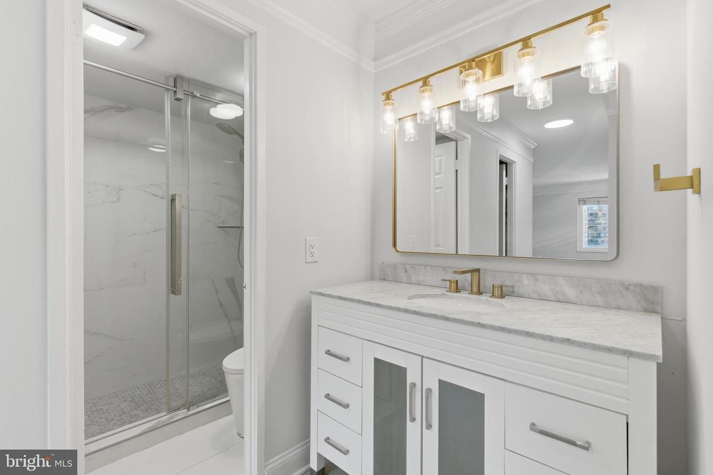 8350 GREENSBORO DR #517, MCLEAN, Virginia 22102, 2 Bedrooms Bedrooms, ,2 BathroomsBathrooms,Residential,For sale,8350 GREENSBORO DR #517,VAFX2288240 MLS # VAFX2288240