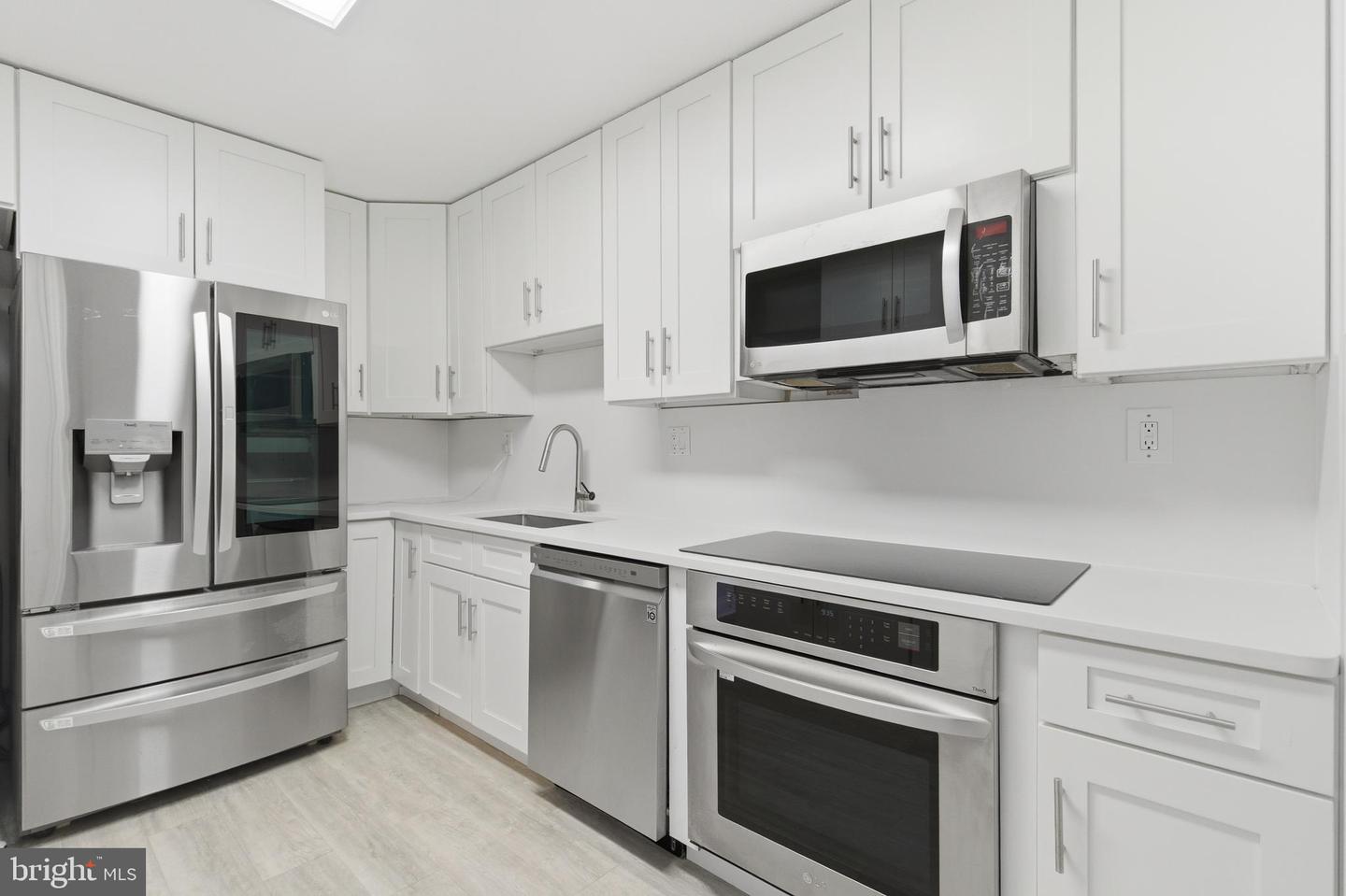 8350 GREENSBORO DR #517, MCLEAN, Virginia 22102, 2 Bedrooms Bedrooms, ,2 BathroomsBathrooms,Residential,For sale,8350 GREENSBORO DR #517,VAFX2288240 MLS # VAFX2288240