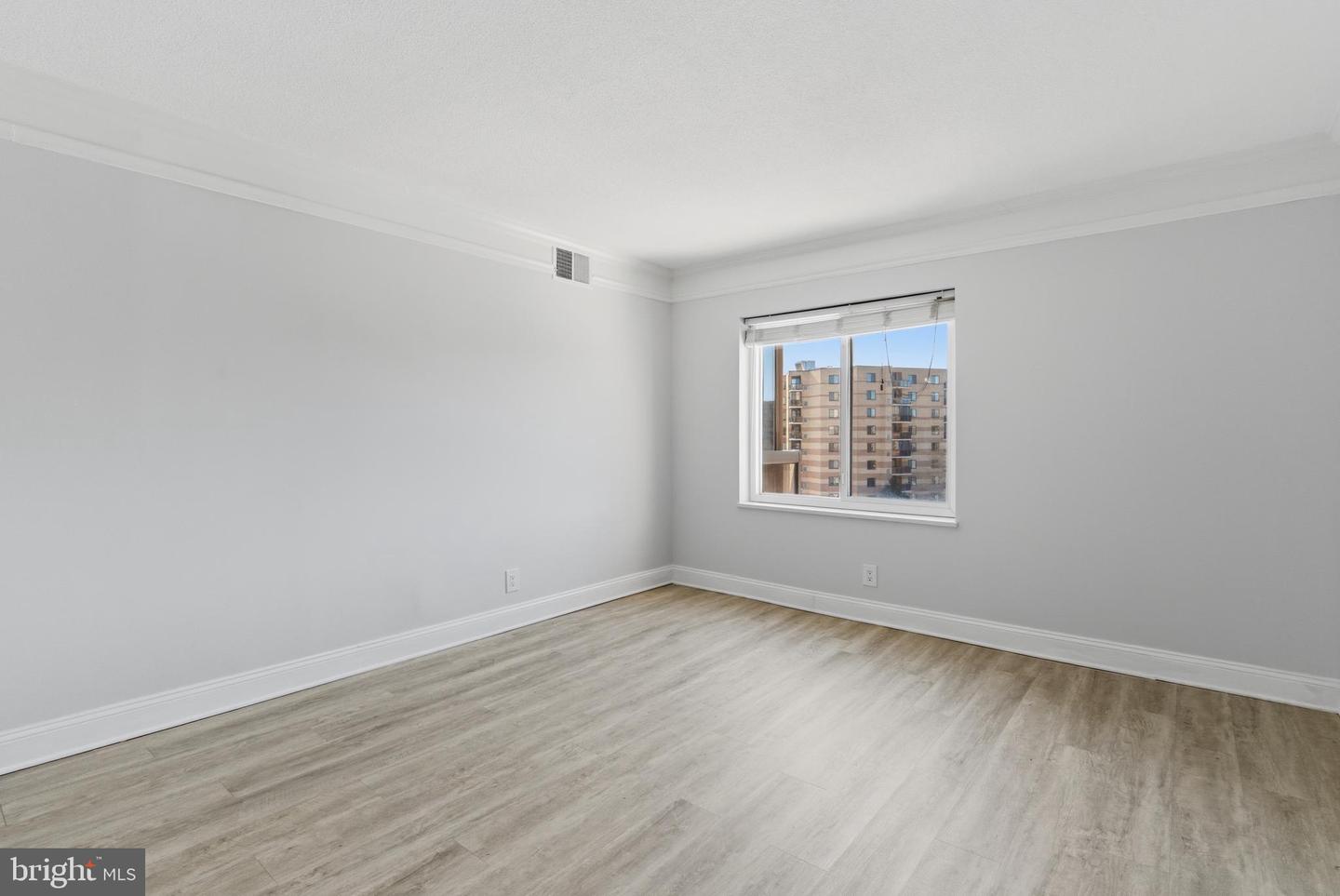 8350 GREENSBORO DR #517, MCLEAN, Virginia 22102, 2 Bedrooms Bedrooms, ,2 BathroomsBathrooms,Residential,For sale,8350 GREENSBORO DR #517,VAFX2288240 MLS # VAFX2288240