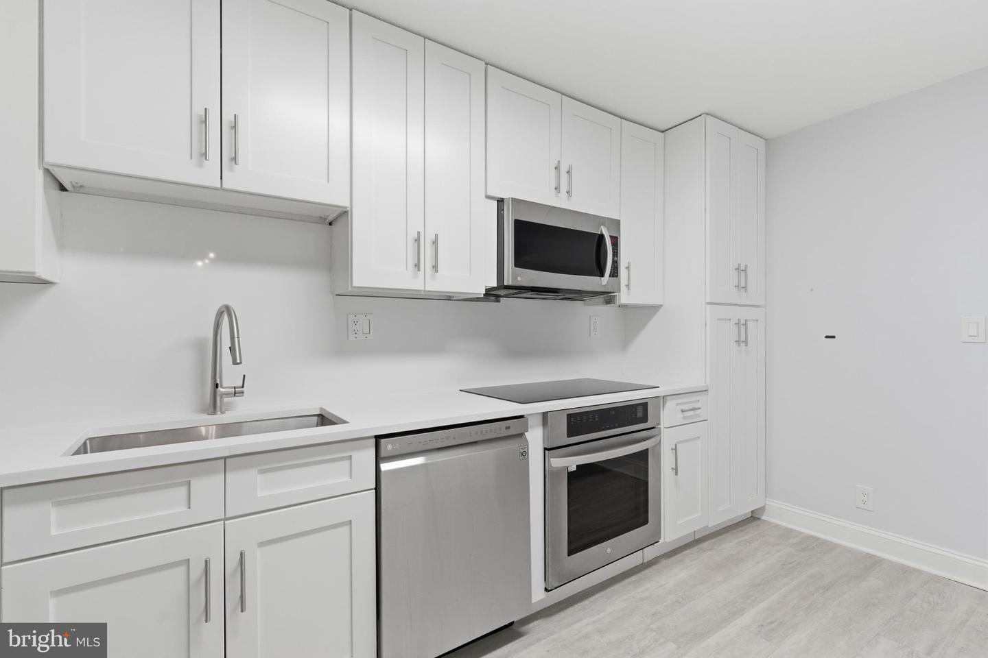 8350 GREENSBORO DR #517, MCLEAN, Virginia 22102, 2 Bedrooms Bedrooms, ,2 BathroomsBathrooms,Residential,For sale,8350 GREENSBORO DR #517,VAFX2288240 MLS # VAFX2288240