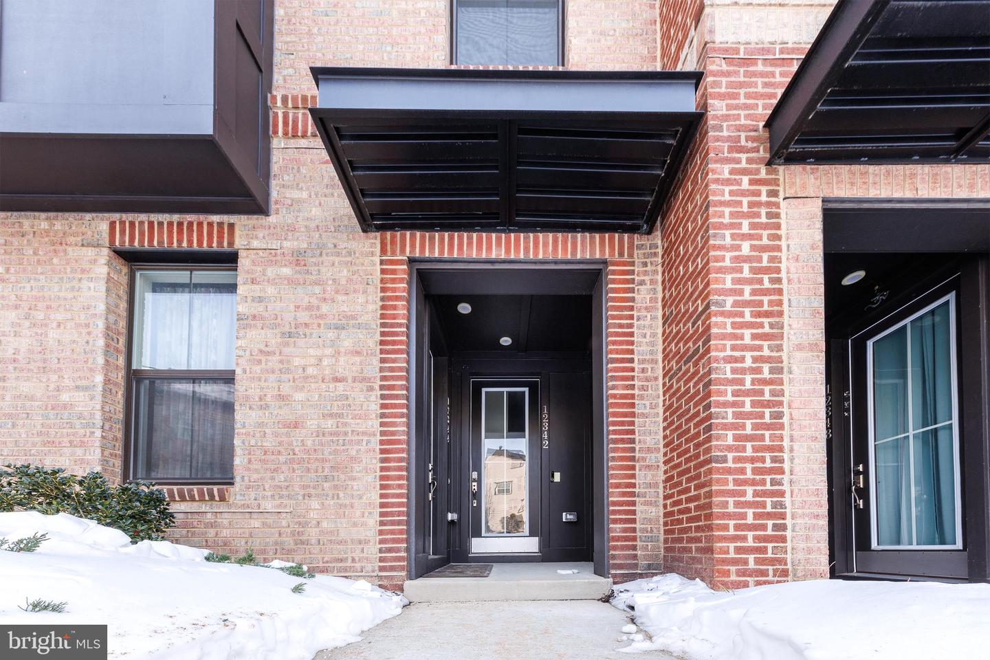 12342 AZURE LN #24, FAIRFAX, Virginia 22033, 3 Bedrooms Bedrooms, ,2 BathroomsBathrooms,Residential,For sale,12342 AZURE LN #24,VAFX2288294 MLS # VAFX2288294