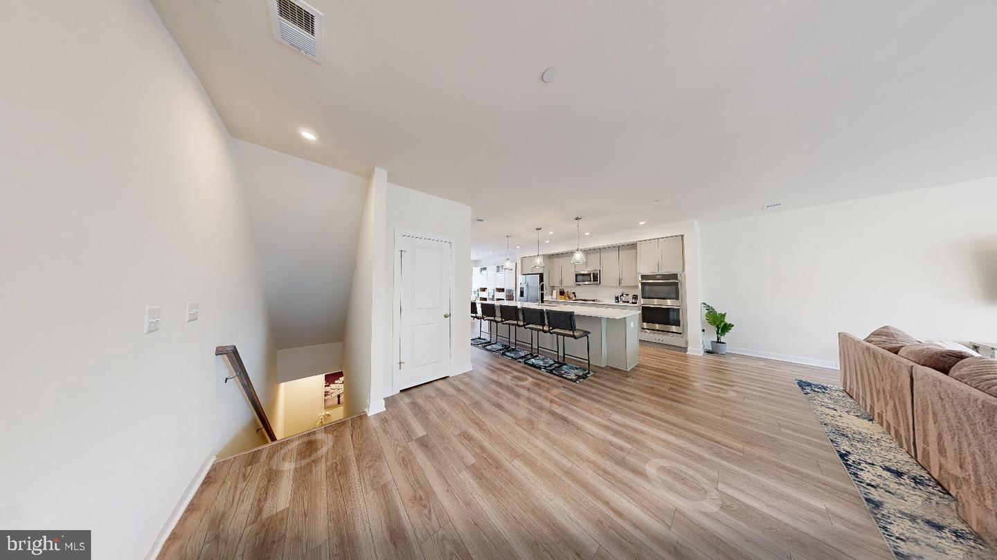 12342 AZURE LN #24, FAIRFAX, Virginia 22033, 3 Bedrooms Bedrooms, ,2 BathroomsBathrooms,Residential,For sale,12342 AZURE LN #24,VAFX2288294 MLS # VAFX2288294