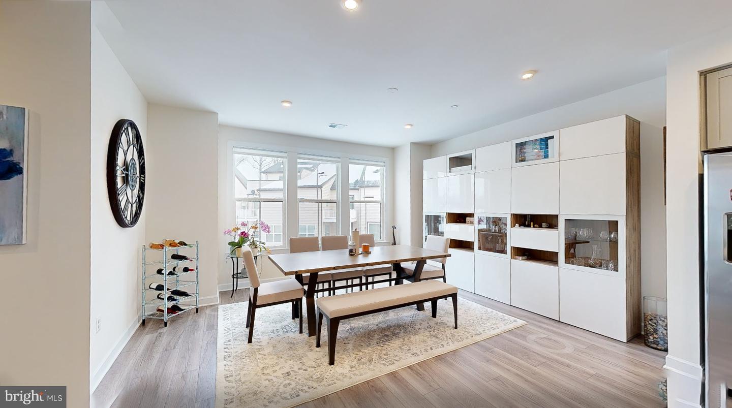 12342 AZURE LN #24, FAIRFAX, Virginia 22033, 3 Bedrooms Bedrooms, ,2 BathroomsBathrooms,Residential,For sale,12342 AZURE LN #24,VAFX2288294 MLS # VAFX2288294