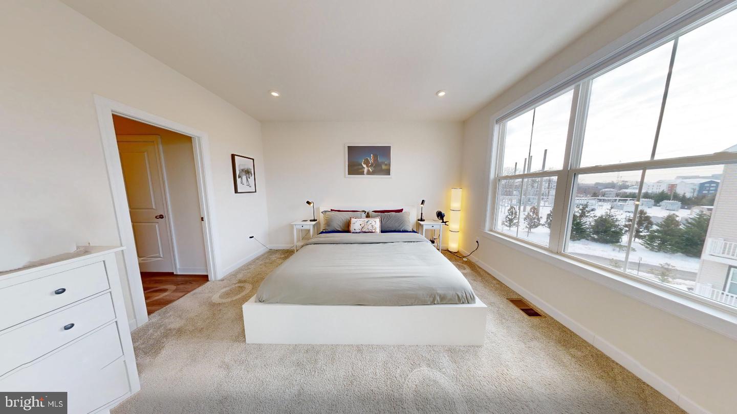 12342 AZURE LN #24, FAIRFAX, Virginia 22033, 3 Bedrooms Bedrooms, ,2 BathroomsBathrooms,Residential,For sale,12342 AZURE LN #24,VAFX2288294 MLS # VAFX2288294