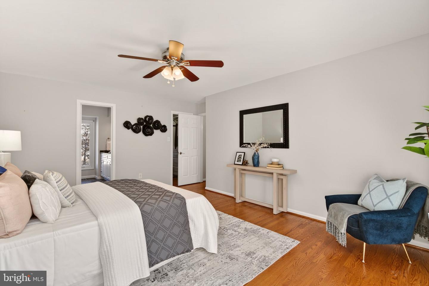 2924 ELMESMEADE CT, OAKTON, Virginia 22124, 3 Bedrooms Bedrooms, ,3 BathroomsBathrooms,Residential,For sale,2924 ELMESMEADE CT,VAFX2288300 MLS # VAFX2288300