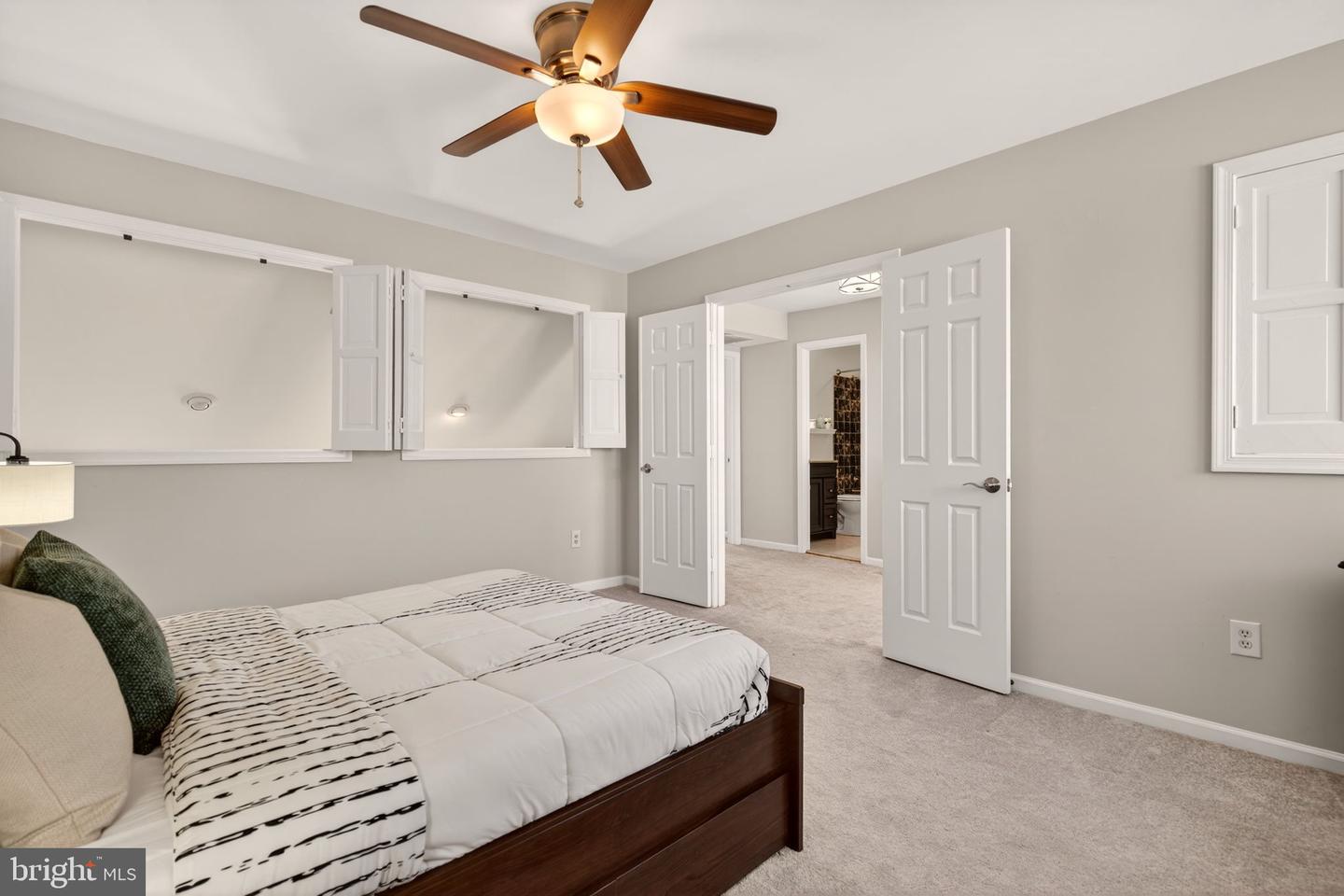 2924 ELMESMEADE CT, OAKTON, Virginia 22124, 3 Bedrooms Bedrooms, ,3 BathroomsBathrooms,Residential,For sale,2924 ELMESMEADE CT,VAFX2288300 MLS # VAFX2288300