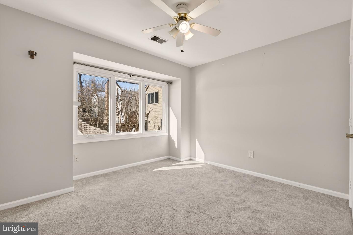 2924 ELMESMEADE CT, OAKTON, Virginia 22124, 3 Bedrooms Bedrooms, ,3 BathroomsBathrooms,Residential,For sale,2924 ELMESMEADE CT,VAFX2288300 MLS # VAFX2288300