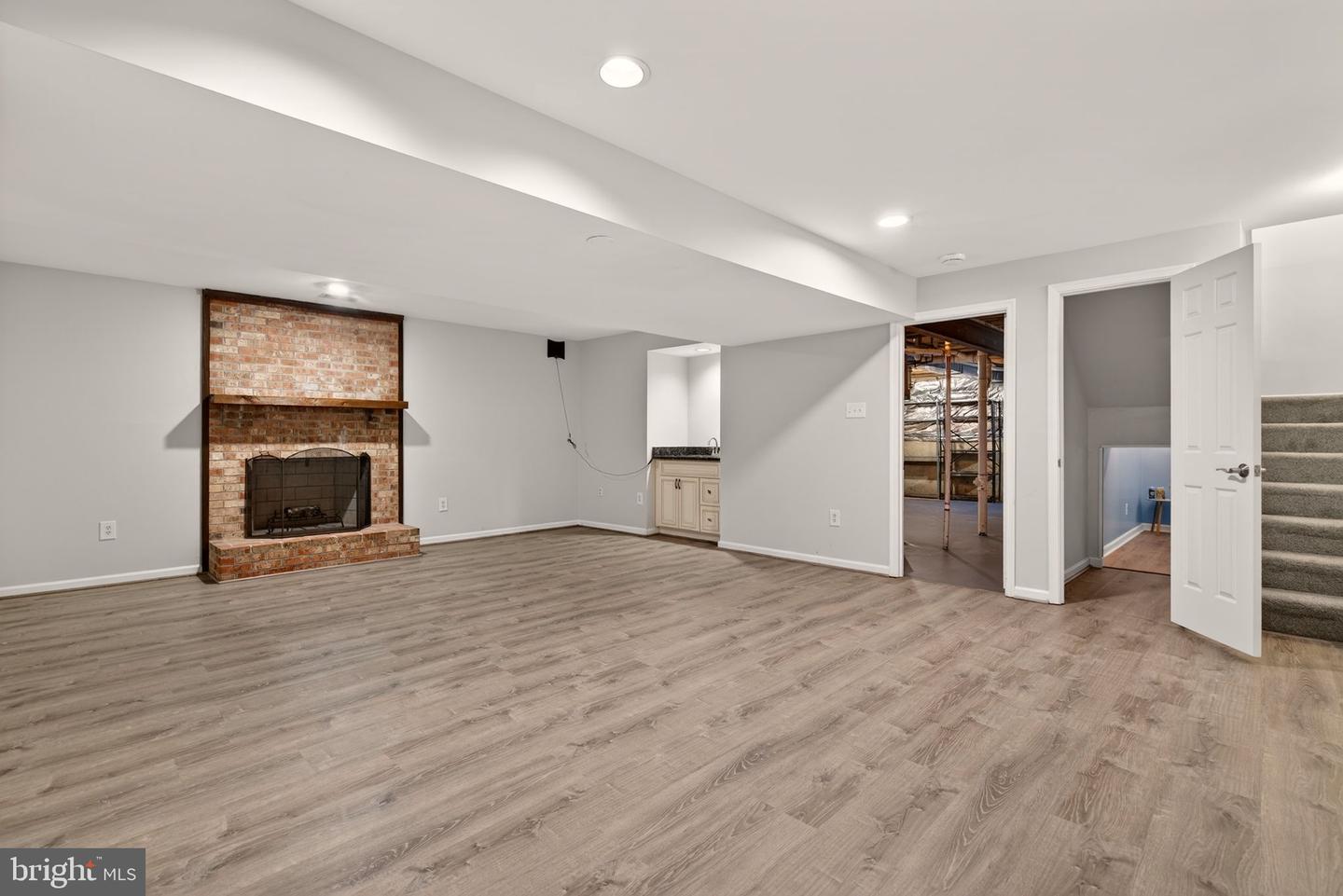 2924 ELMESMEADE CT, OAKTON, Virginia 22124, 3 Bedrooms Bedrooms, ,3 BathroomsBathrooms,Residential,For sale,2924 ELMESMEADE CT,VAFX2288300 MLS # VAFX2288300