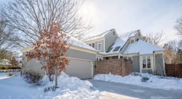 2924 ELMESMEADE CT, OAKTON, Virginia 22124, 3 Bedrooms Bedrooms, ,3 BathroomsBathrooms,Residential,For sale,2924 ELMESMEADE CT,VAFX2288300 MLS # VAFX2288300