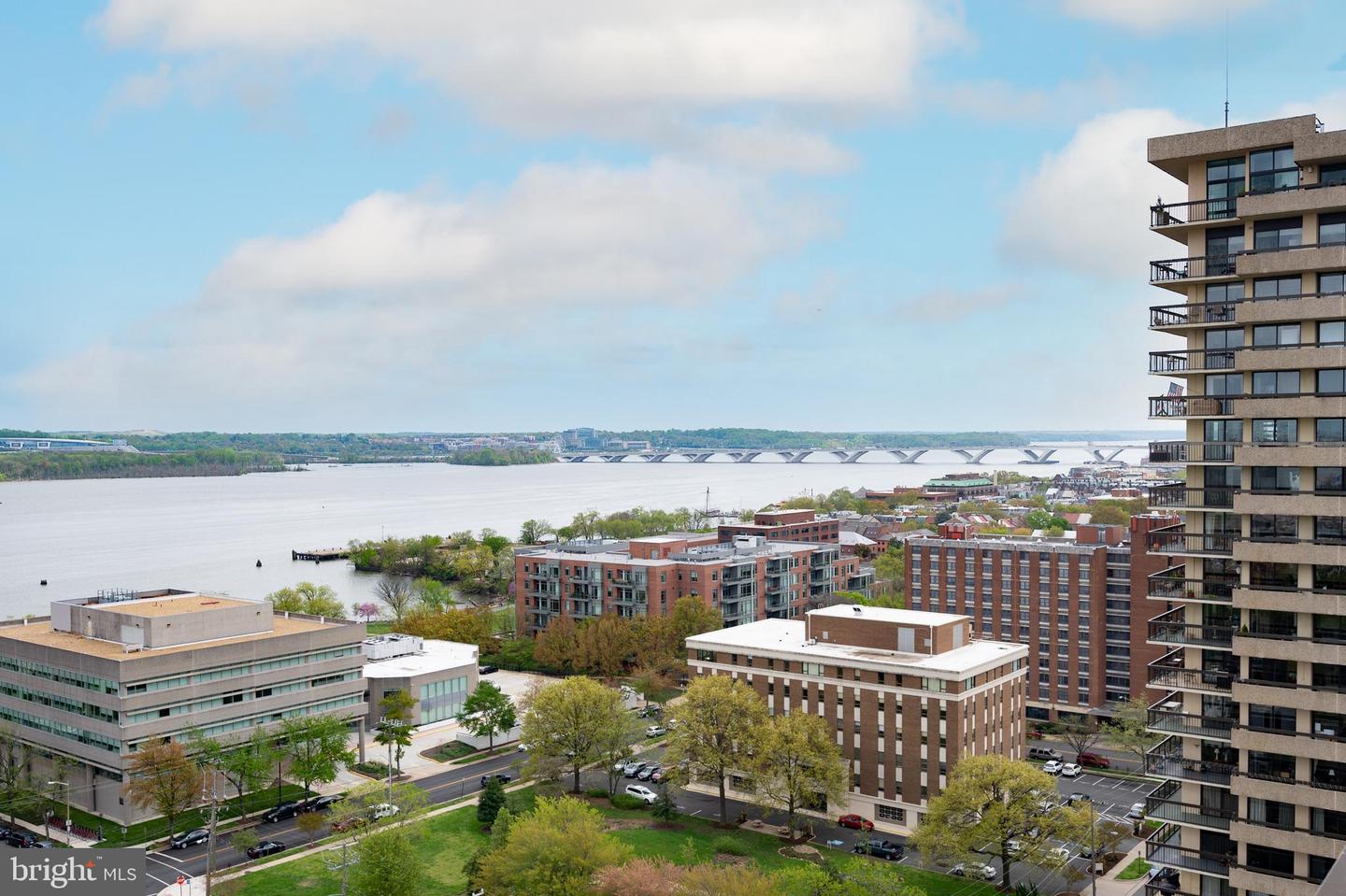 801 N PITT ST #521, ALEXANDRIA, Virginia 22314, ,1 BathroomBathrooms,Residential,For sale,801 N PITT ST #521,VAAX2053666 MLS # VAAX2053666