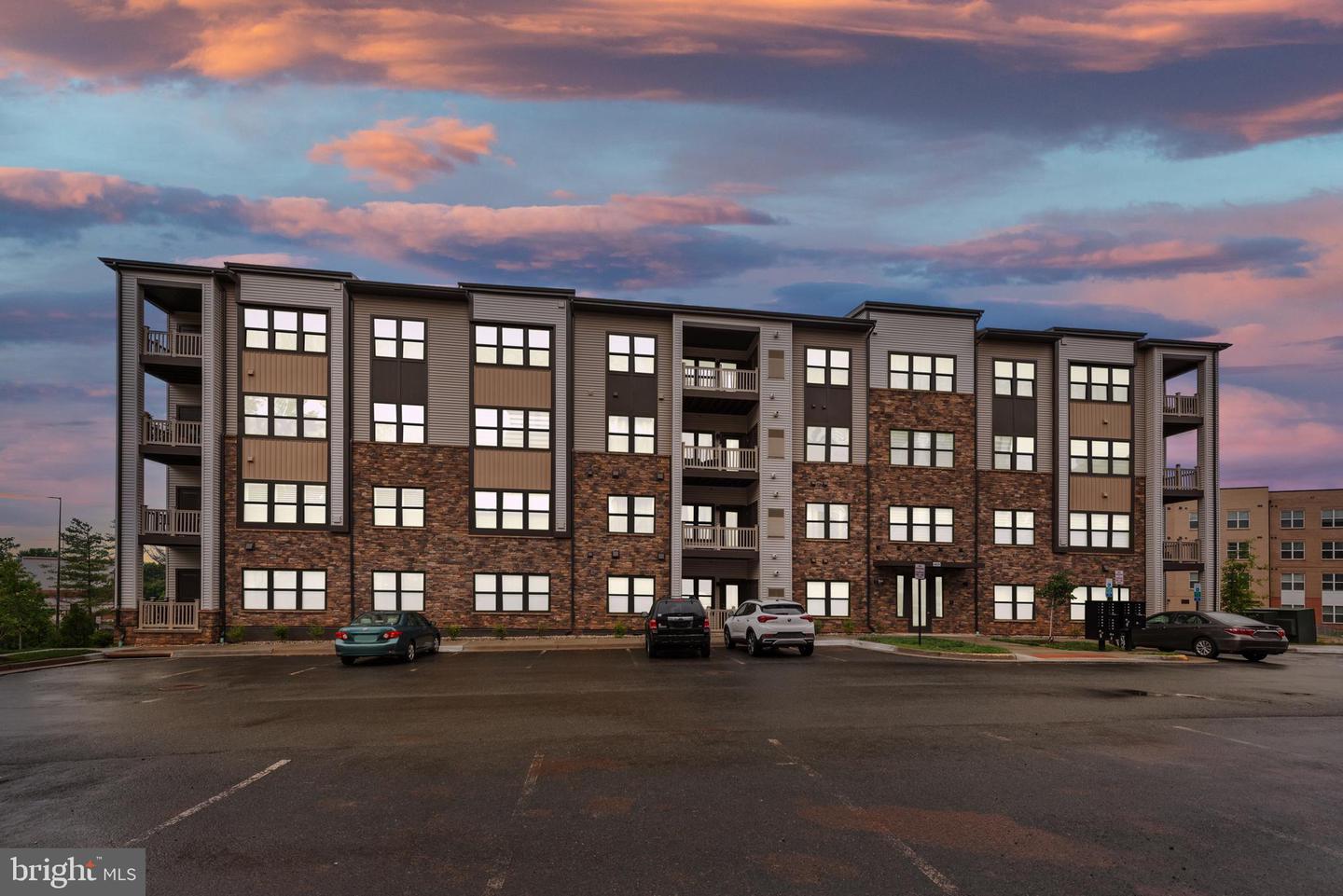 46270 MOUNT ALLEN TER #300, STERLING, Virginia 20164, 2 Bedrooms Bedrooms, ,2 BathroomsBathrooms,Residential,For sale,46270 MOUNT ALLEN TER #300,VALO2115034 MLS # VALO2115034