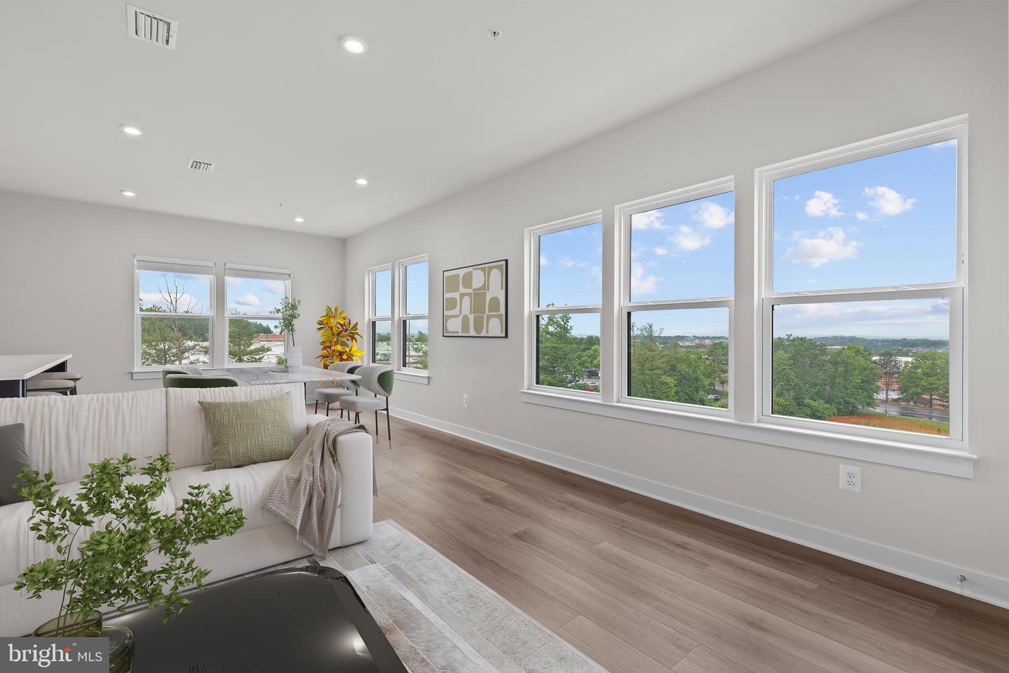 46270 MOUNT ALLEN TER #300, STERLING, Virginia 20164, 2 Bedrooms Bedrooms, ,2 BathroomsBathrooms,Residential,For sale,46270 MOUNT ALLEN TER #300,VALO2115034 MLS # VALO2115034