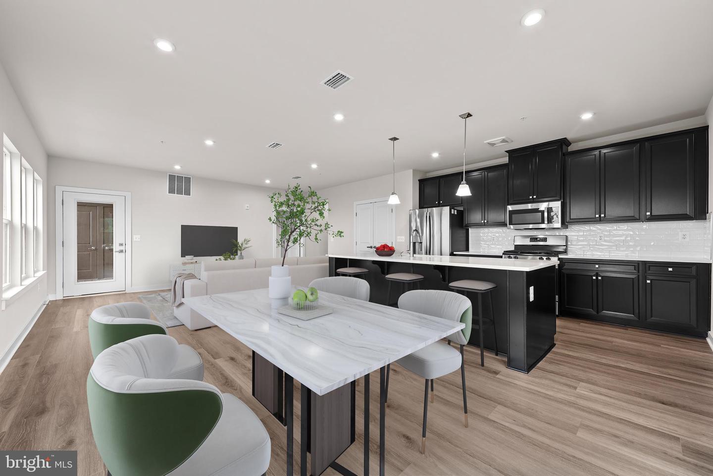 46270 MOUNT ALLEN TER #300, STERLING, Virginia 20164, 2 Bedrooms Bedrooms, ,2 BathroomsBathrooms,Residential,For sale,46270 MOUNT ALLEN TER #300,VALO2115034 MLS # VALO2115034