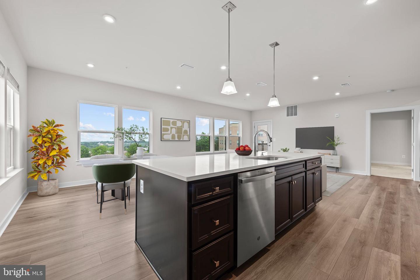 46270 MOUNT ALLEN TER #300, STERLING, Virginia 20164, 2 Bedrooms Bedrooms, ,2 BathroomsBathrooms,Residential,For sale,46270 MOUNT ALLEN TER #300,VALO2115034 MLS # VALO2115034