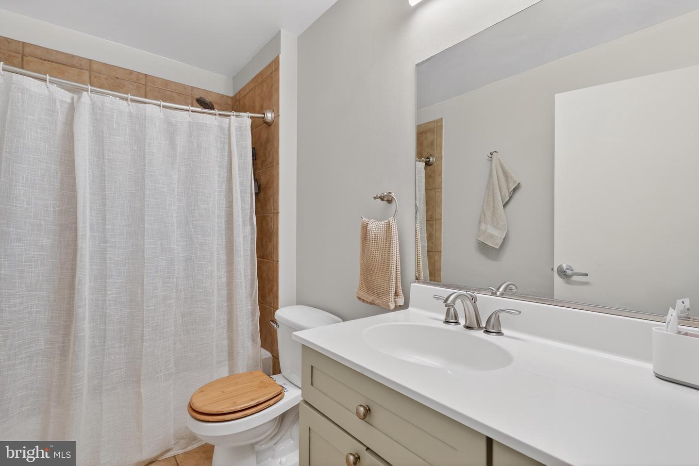 2120 VERMONT AVE NW #20, WASHINGTON, District Of Columbia 20001, ,1 BathroomBathrooms,Residential,For sale,2120 VERMONT AVE NW #20,DCDC2243944 MLS # DCDC2243944