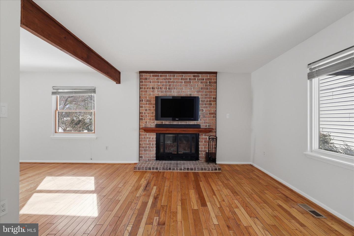 10858 PARCEL CT, OAKTON, Virginia 22124, 4 Bedrooms Bedrooms, ,3 BathroomsBathrooms,Residential,For sale,10858 PARCEL CT,VAFX2288406 MLS # VAFX2288406