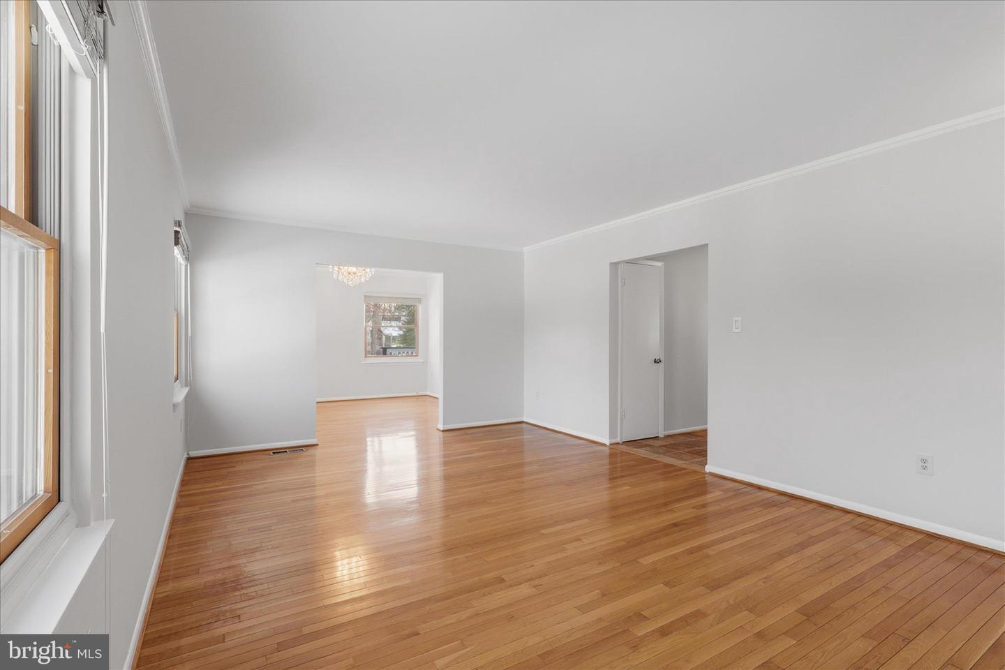 10858 PARCEL CT, OAKTON, Virginia 22124, 4 Bedrooms Bedrooms, ,3 BathroomsBathrooms,Residential,For sale,10858 PARCEL CT,VAFX2288406 MLS # VAFX2288406