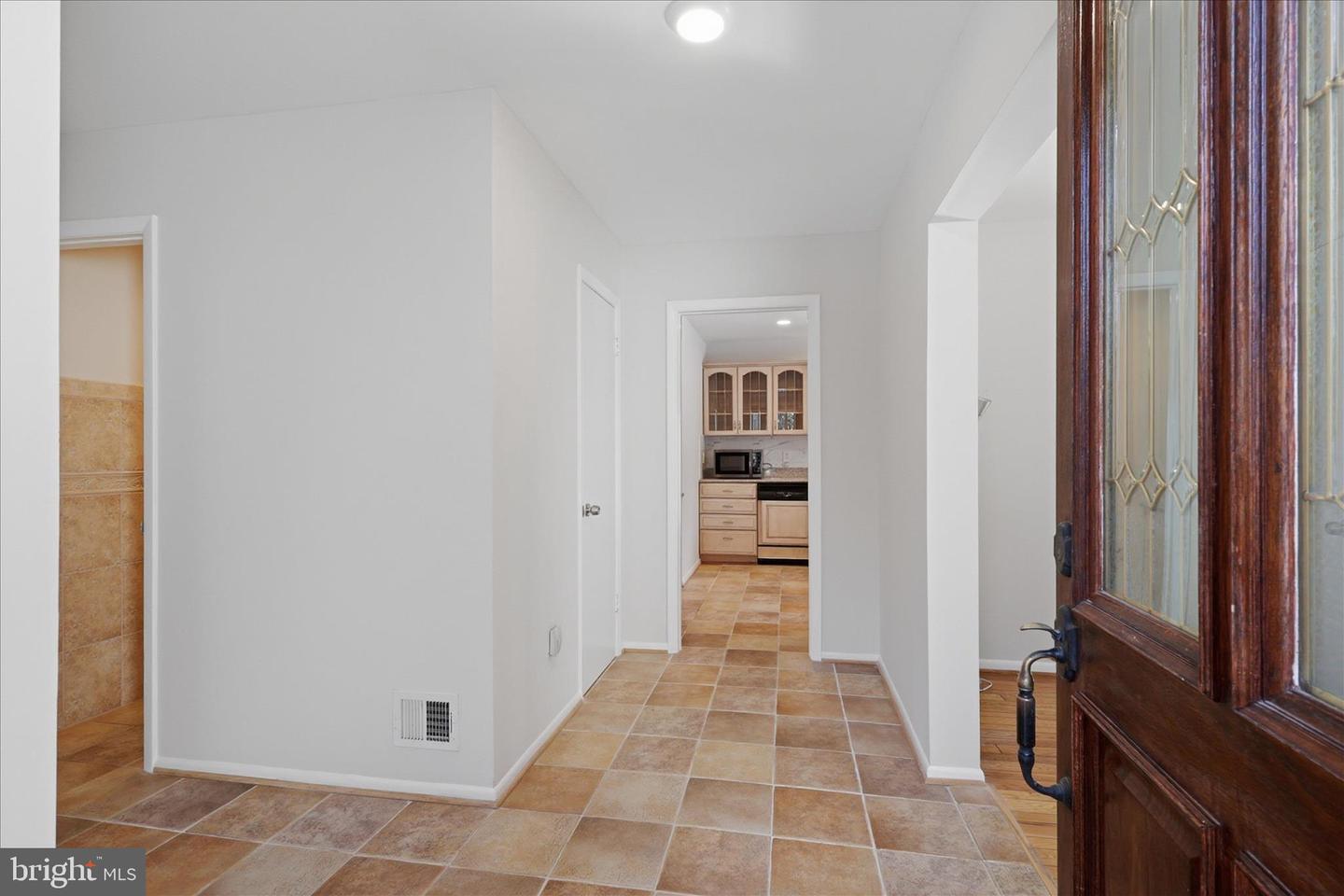 10858 PARCEL CT, OAKTON, Virginia 22124, 4 Bedrooms Bedrooms, ,3 BathroomsBathrooms,Residential,For sale,10858 PARCEL CT,VAFX2288406 MLS # VAFX2288406