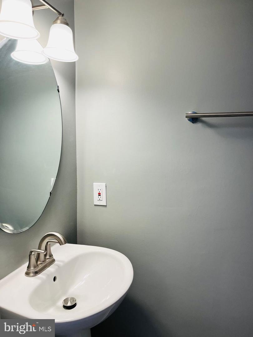 11765 TOLSON PL #11765, WOODBRIDGE, Virginia 22192, 2 Bedrooms Bedrooms, ,2 BathroomsBathrooms,Residential,For sale,11765 TOLSON PL #11765,VAPW2111620 MLS # VAPW2111620