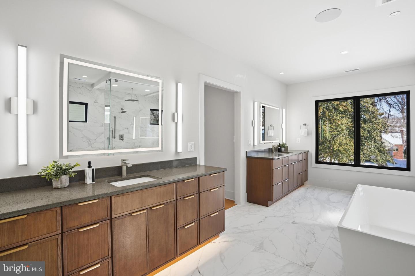 2107 GREENWICH ST, FALLS CHURCH, Virginia 22043, 7 Bedrooms Bedrooms, ,7 BathroomsBathrooms,Residential,For sale,2107 GREENWICH ST,VAFX2288490 MLS # VAFX2288490