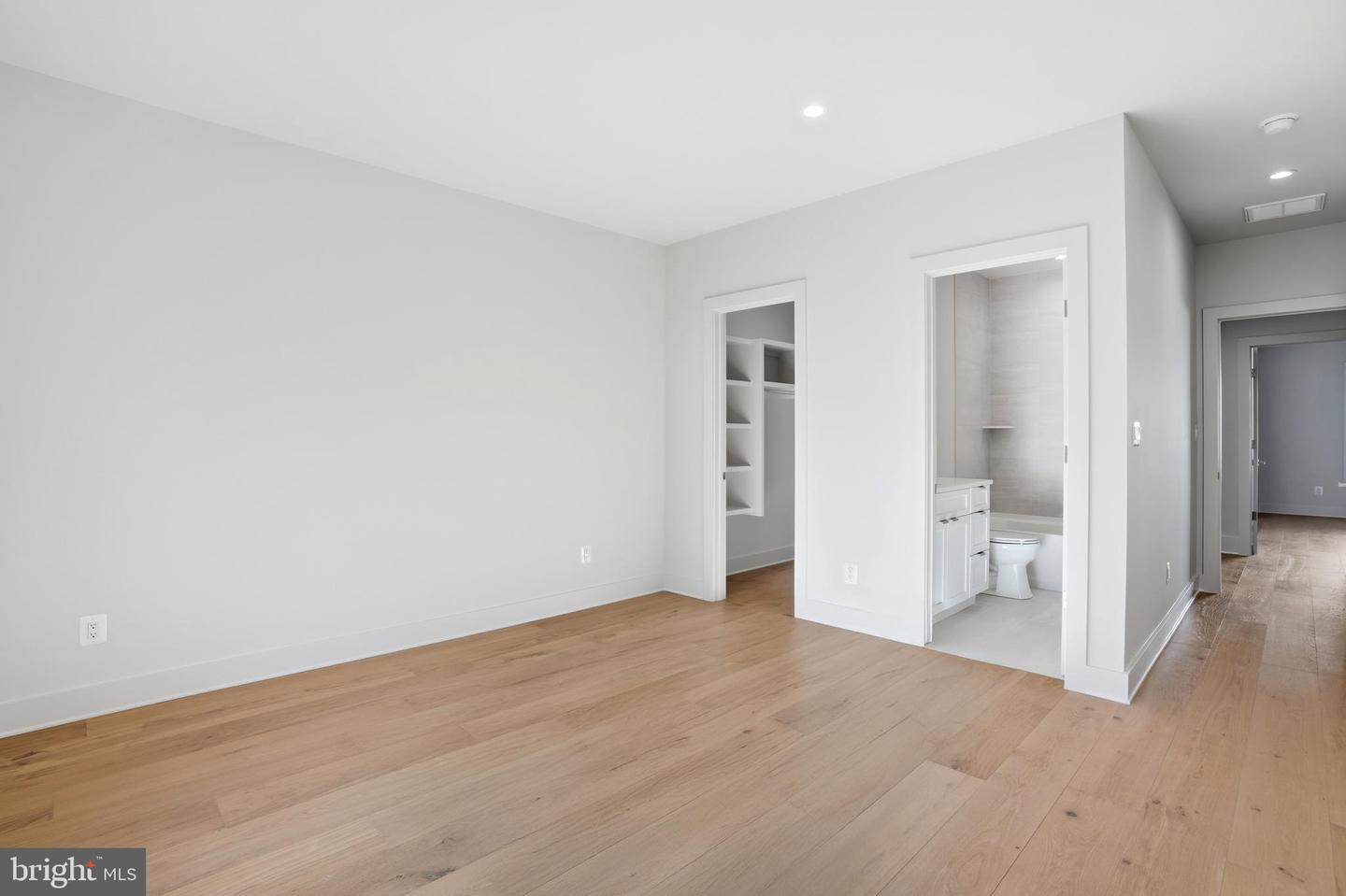 2107 GREENWICH ST, FALLS CHURCH, Virginia 22043, 7 Bedrooms Bedrooms, ,7 BathroomsBathrooms,Residential,For sale,2107 GREENWICH ST,VAFX2288490 MLS # VAFX2288490