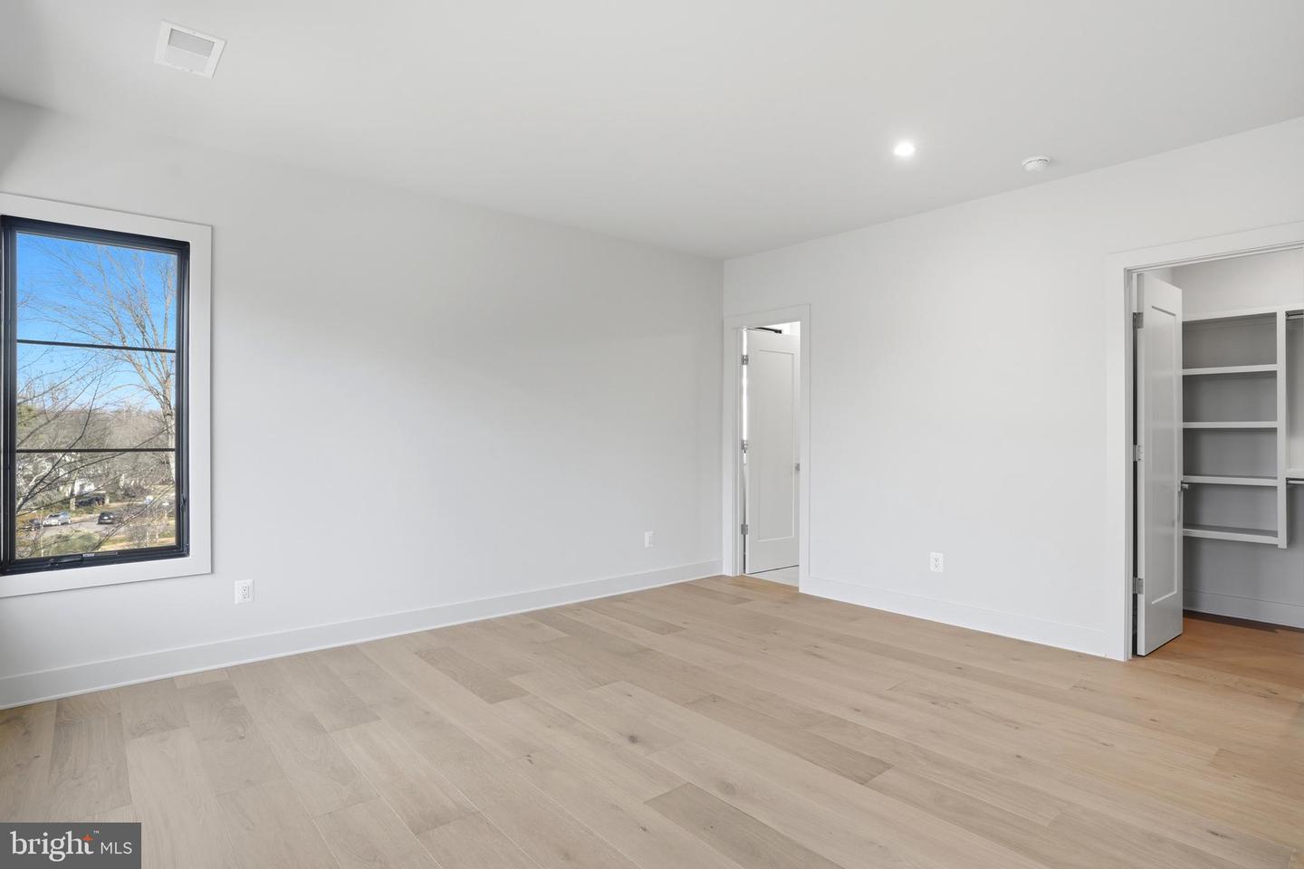 2107 GREENWICH ST, FALLS CHURCH, Virginia 22043, 7 Bedrooms Bedrooms, ,7 BathroomsBathrooms,Residential,For sale,2107 GREENWICH ST,VAFX2288490 MLS # VAFX2288490