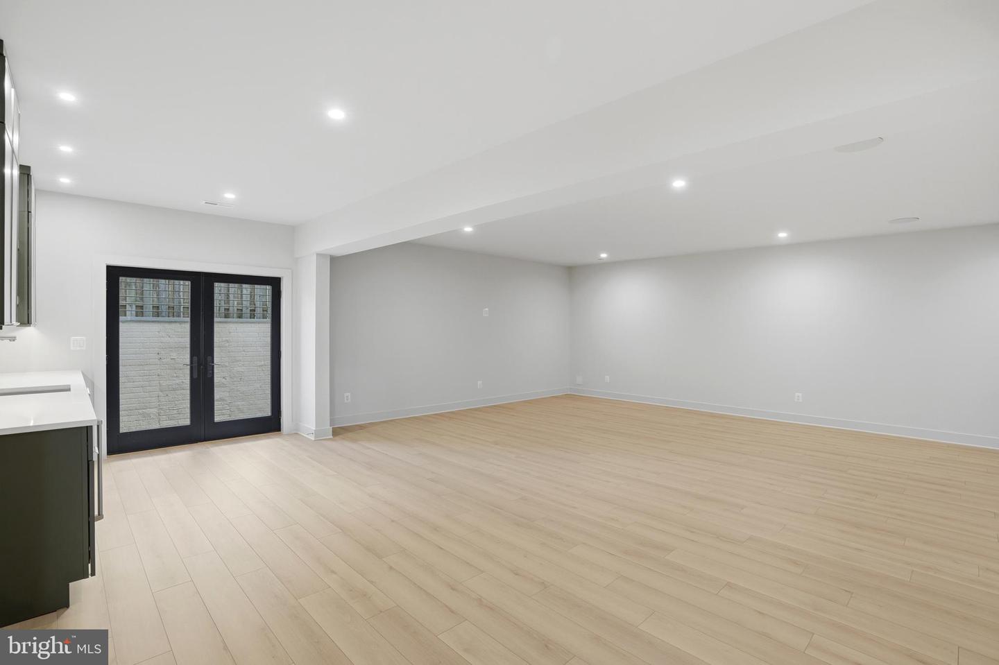 2107 GREENWICH ST, FALLS CHURCH, Virginia 22043, 7 Bedrooms Bedrooms, ,7 BathroomsBathrooms,Residential,For sale,2107 GREENWICH ST,VAFX2288490 MLS # VAFX2288490