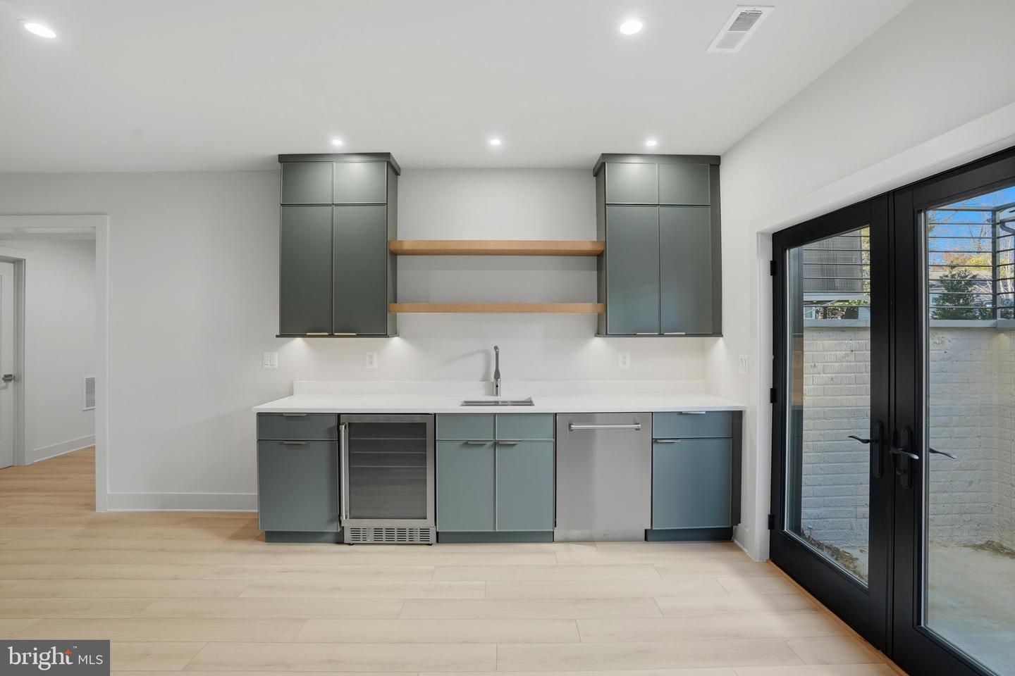 2107 GREENWICH ST, FALLS CHURCH, Virginia 22043, 7 Bedrooms Bedrooms, ,7 BathroomsBathrooms,Residential,For sale,2107 GREENWICH ST,VAFX2288490 MLS # VAFX2288490