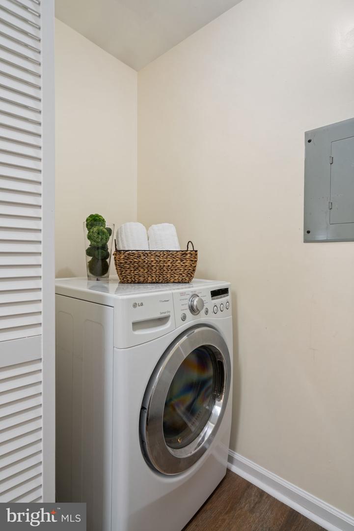 8087 LACY DR #204, MANASSAS, Virginia 20109, 2 Bedrooms Bedrooms, ,2 BathroomsBathrooms,Residential,For sale,8087 LACY DR #204,VAPW2111688 MLS # VAPW2111688