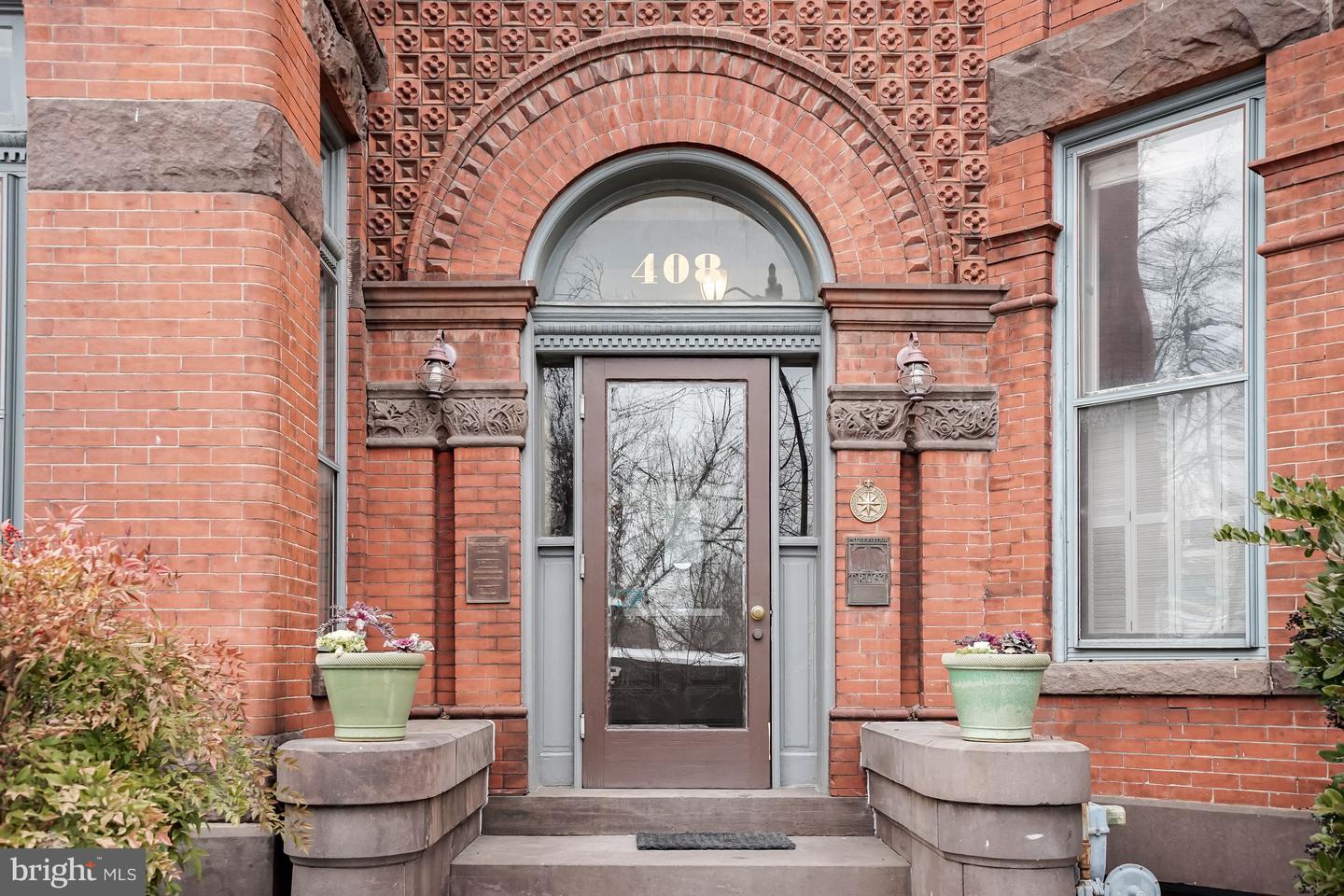 408 SEWARD SQ SE #1, WASHINGTON, District Of Columbia 20003, 1 Bedroom Bedrooms, ,1 BathroomBathrooms,Residential,For sale,408 SEWARD SQ SE #1,DCDC2244280 MLS # DCDC2244280