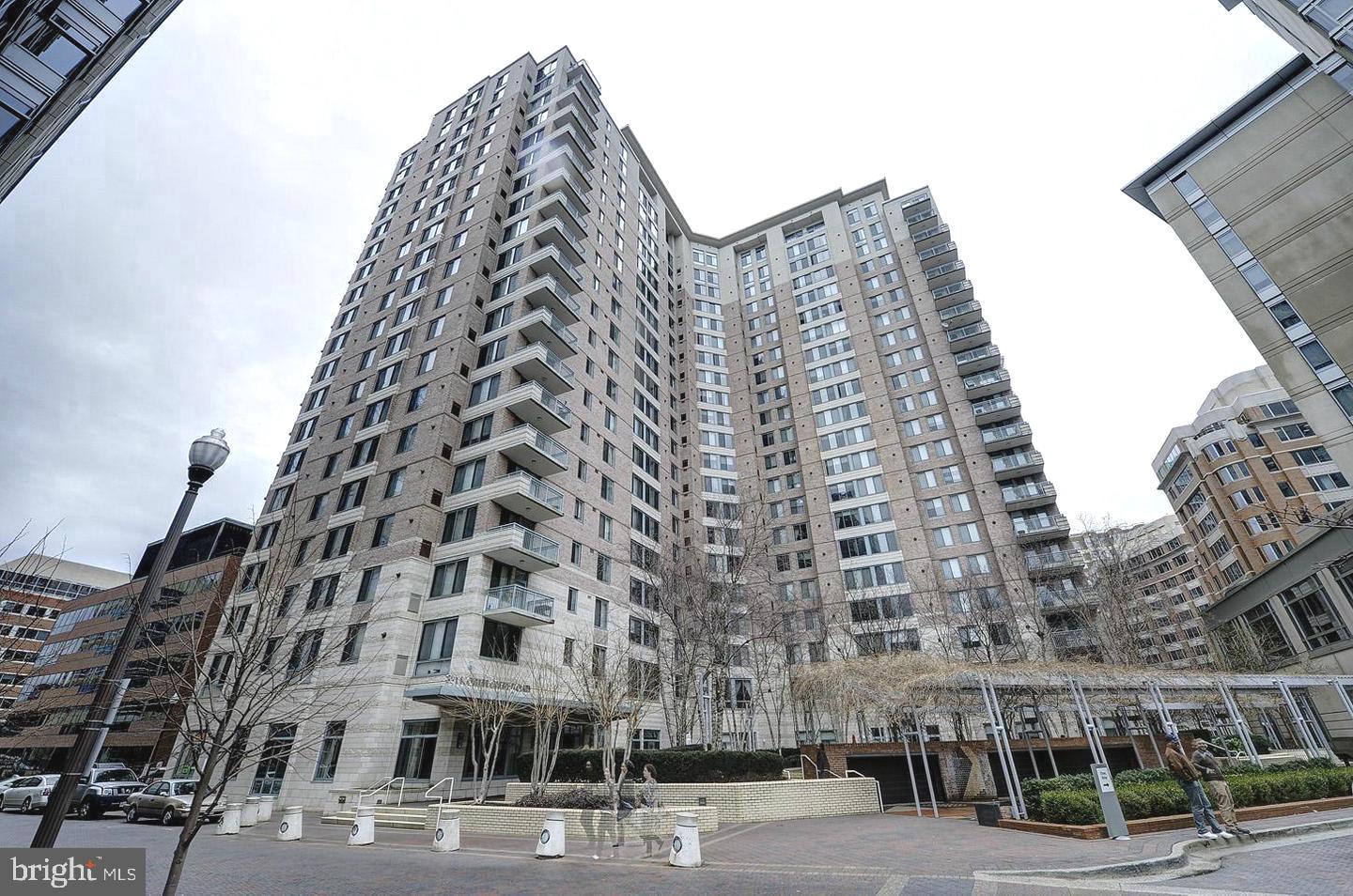 851 N GLEBE RD #909, ARLINGTON, Virginia 22203, 1 Bedroom Bedrooms, 5 Rooms Rooms,1 BathroomBathrooms,Residential,For sale,851 N GLEBE RD #909,VAAR2068372 MLS # VAAR2068372