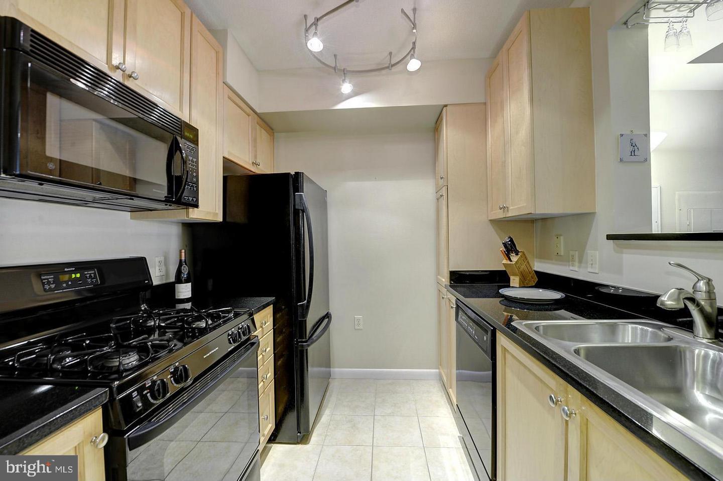 851 N GLEBE RD #909, ARLINGTON, Virginia 22203, 1 Bedroom Bedrooms, 5 Rooms Rooms,1 BathroomBathrooms,Residential,For sale,851 N GLEBE RD #909,VAAR2068372 MLS # VAAR2068372