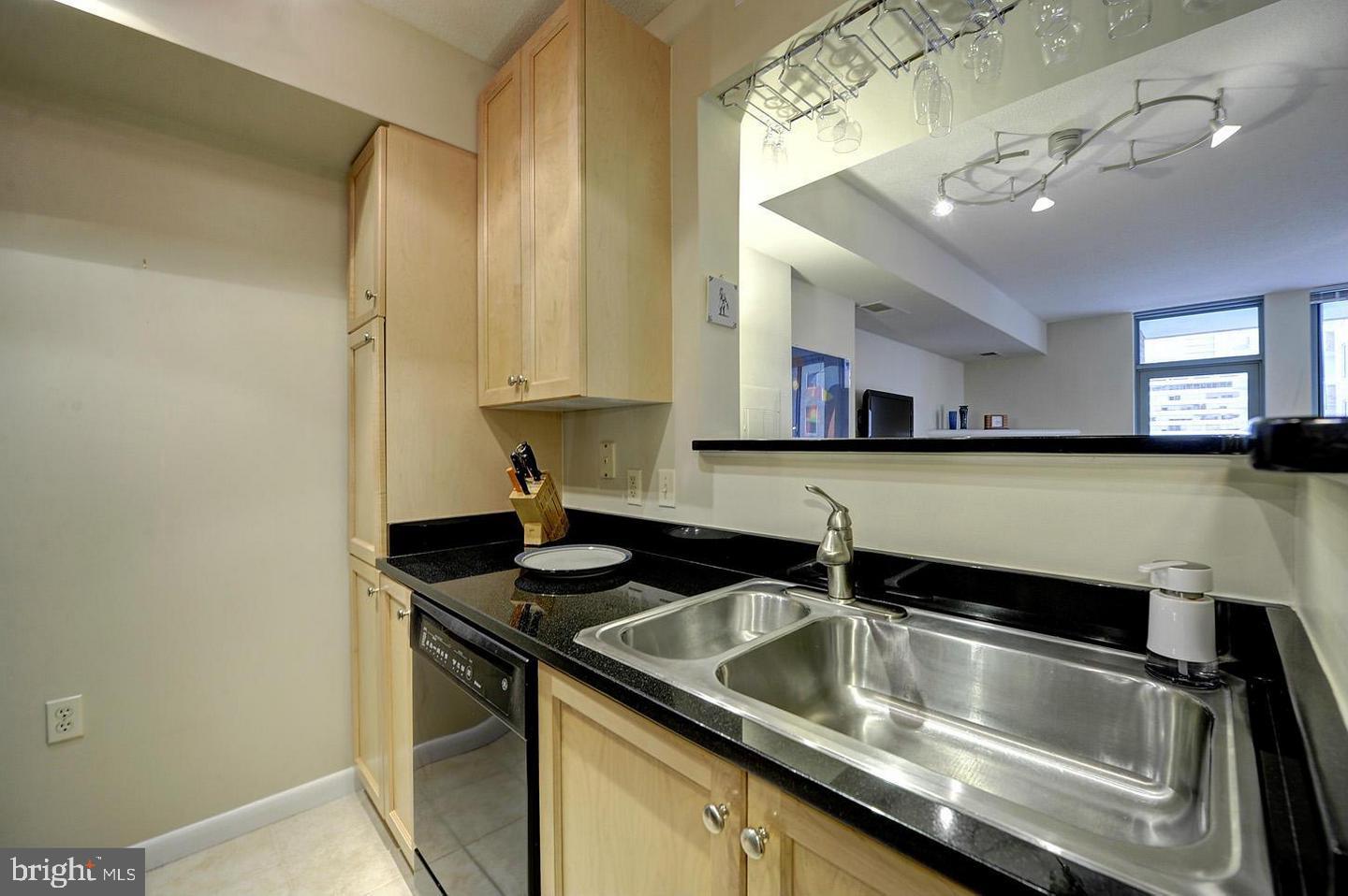 851 N GLEBE RD #909, ARLINGTON, Virginia 22203, 1 Bedroom Bedrooms, 5 Rooms Rooms,1 BathroomBathrooms,Residential,For sale,851 N GLEBE RD #909,VAAR2068372 MLS # VAAR2068372