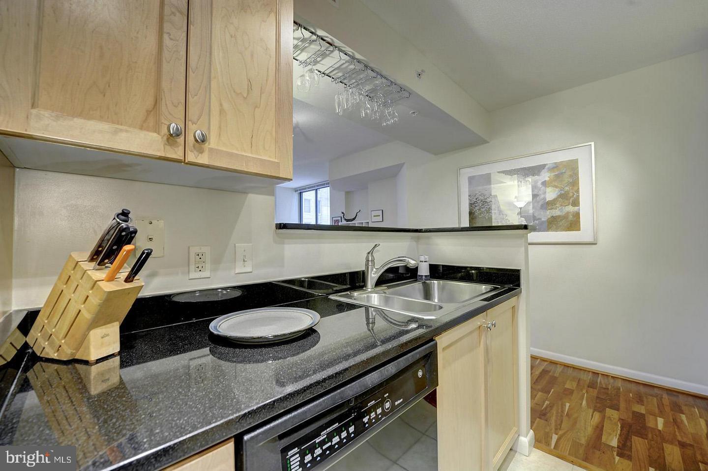 851 N GLEBE RD #909, ARLINGTON, Virginia 22203, 1 Bedroom Bedrooms, 5 Rooms Rooms,1 BathroomBathrooms,Residential,For sale,851 N GLEBE RD #909,VAAR2068372 MLS # VAAR2068372