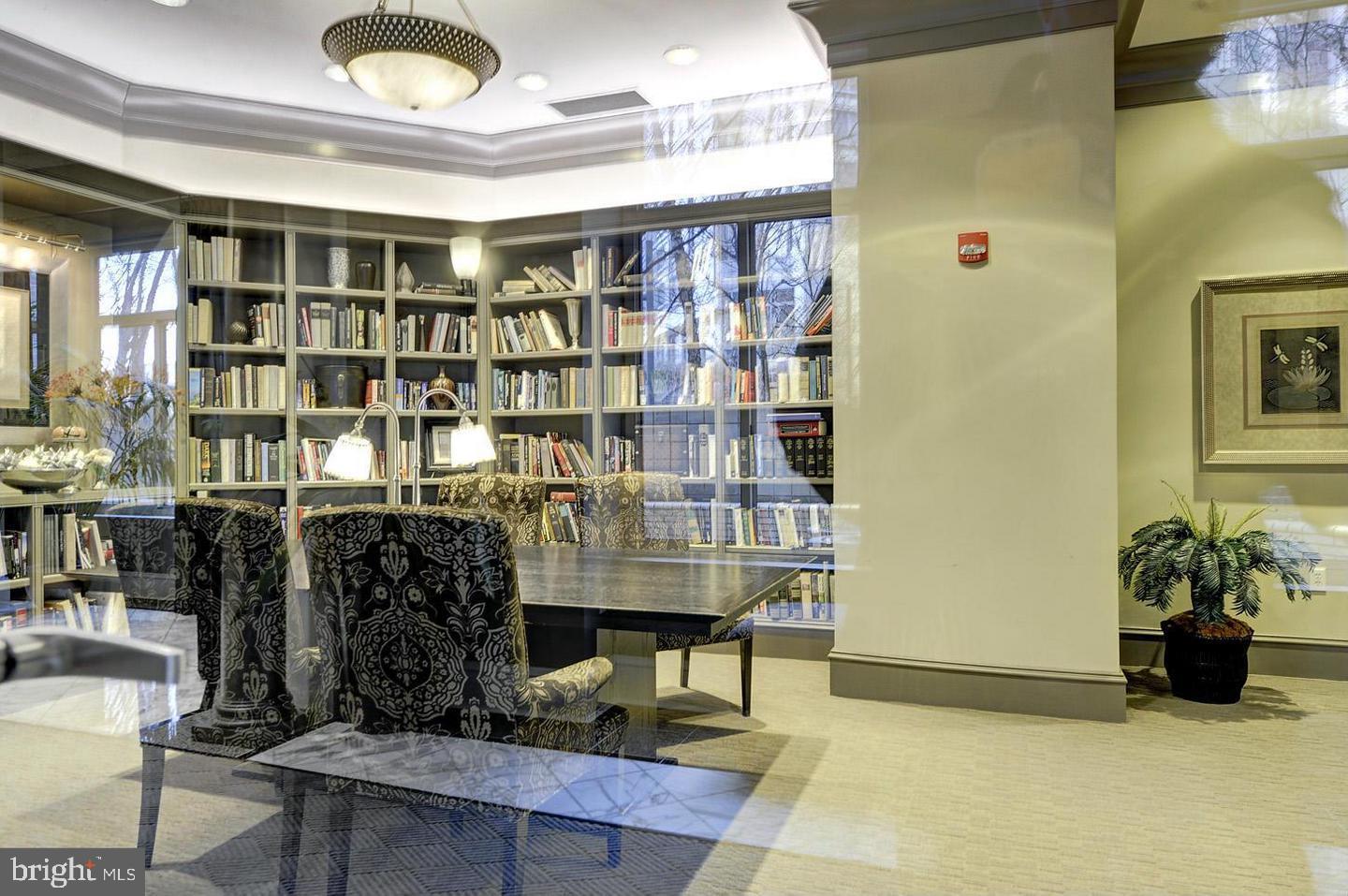 851 N GLEBE RD #909, ARLINGTON, Virginia 22203, 1 Bedroom Bedrooms, 5 Rooms Rooms,1 BathroomBathrooms,Residential,For sale,851 N GLEBE RD #909,VAAR2068372 MLS # VAAR2068372